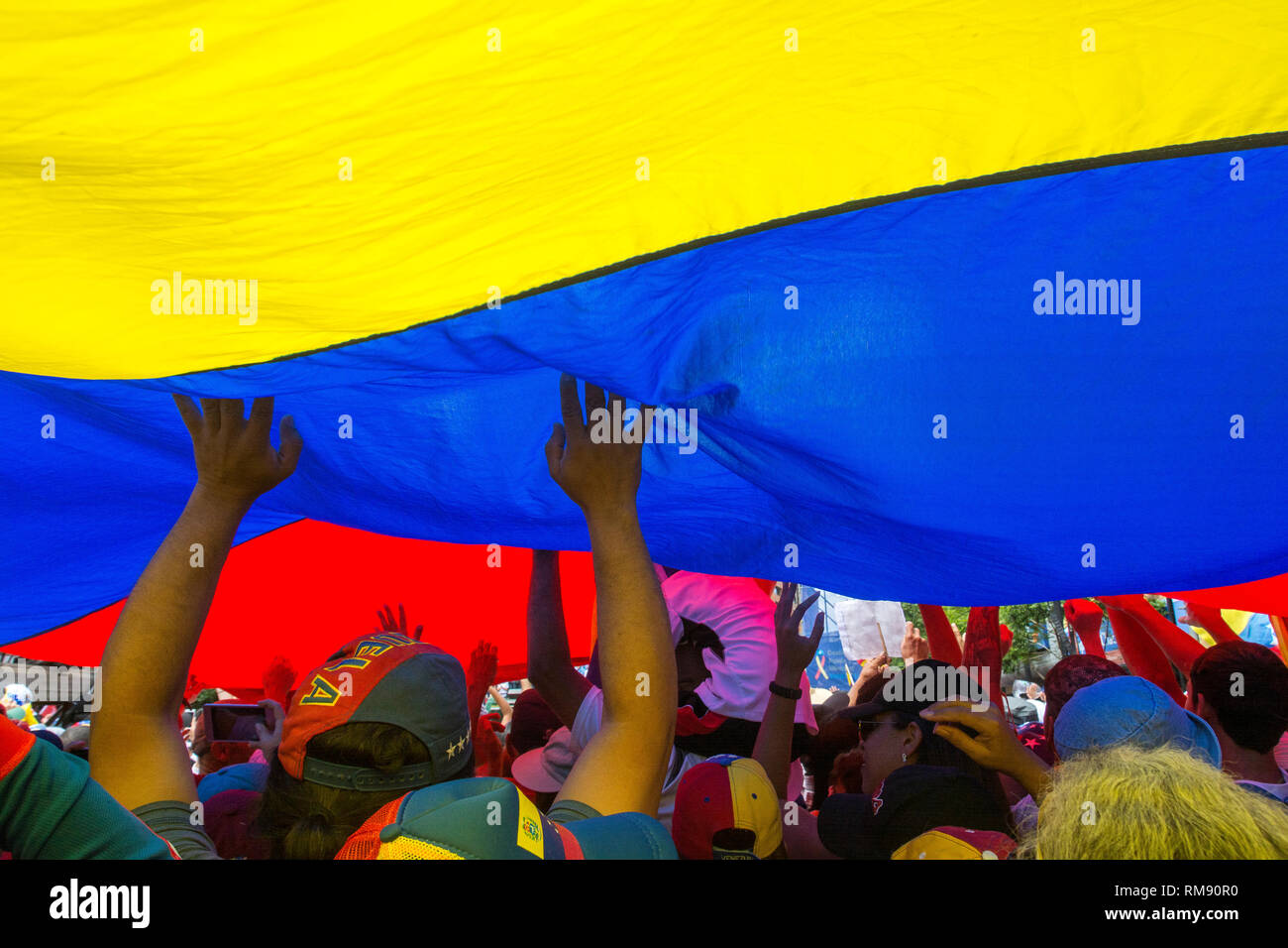 März und Rally für diesen Dienstag, 12. Februar, von Juan Guaidó, Präsident der Nationalversammlung, in der er als Präsident von Venezuela wit vereidigt Stockfoto