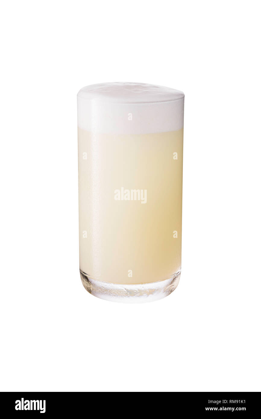 Erfrischenden Gin Fizz Cocktail auf Weiß mit einen Freistellungspfad Stockfoto