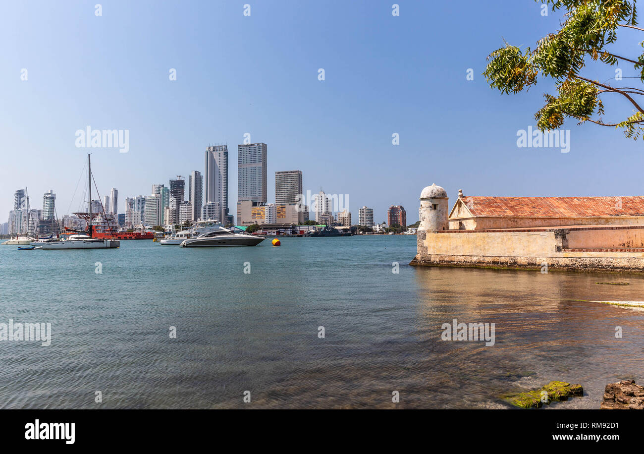 Vista a la Bahía desde el Barrio Manga, Cartagena de Indias, Kolumbien. Stockfoto