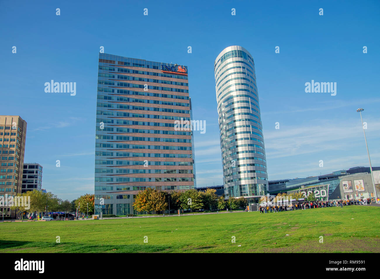 Ing Gebaude Und Die Deutsche Bank Nederland In Amsterdam Die