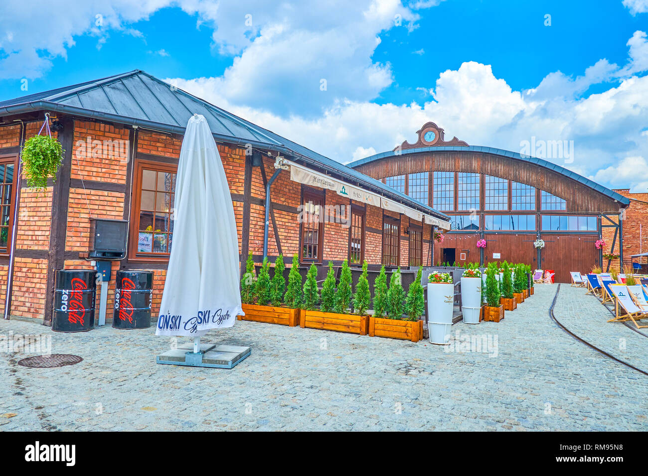 Krakau, Polen - 21. Juni 2018: Das alte Depot Gebäude in moderne Veranstaltung mit Trinkwasser- und Veranstaltungshalle umgewandelt, am 21. Juni in K Stockfoto