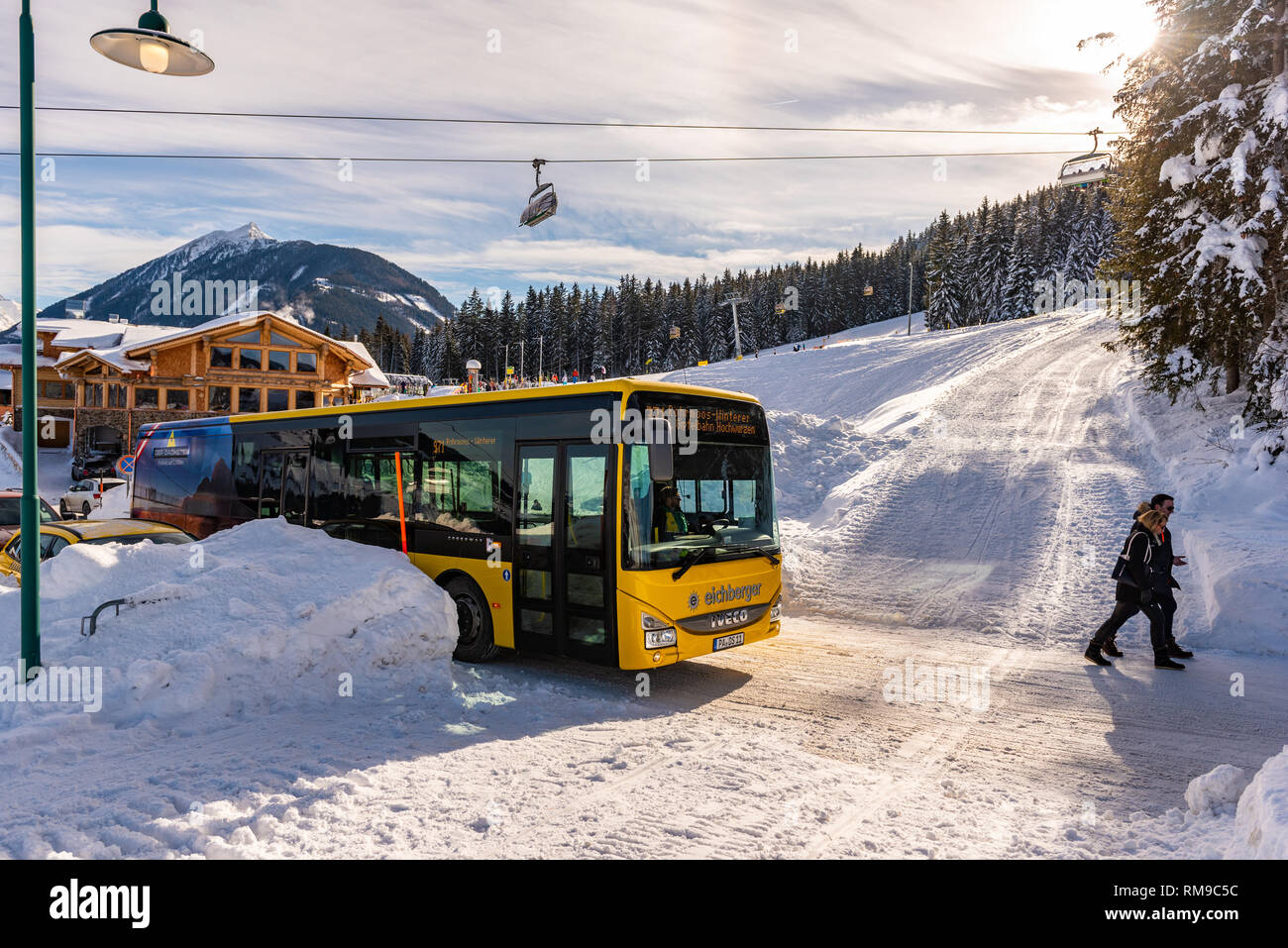 Alps Bus Stockfotos und -bilder Kaufen - Alamy
