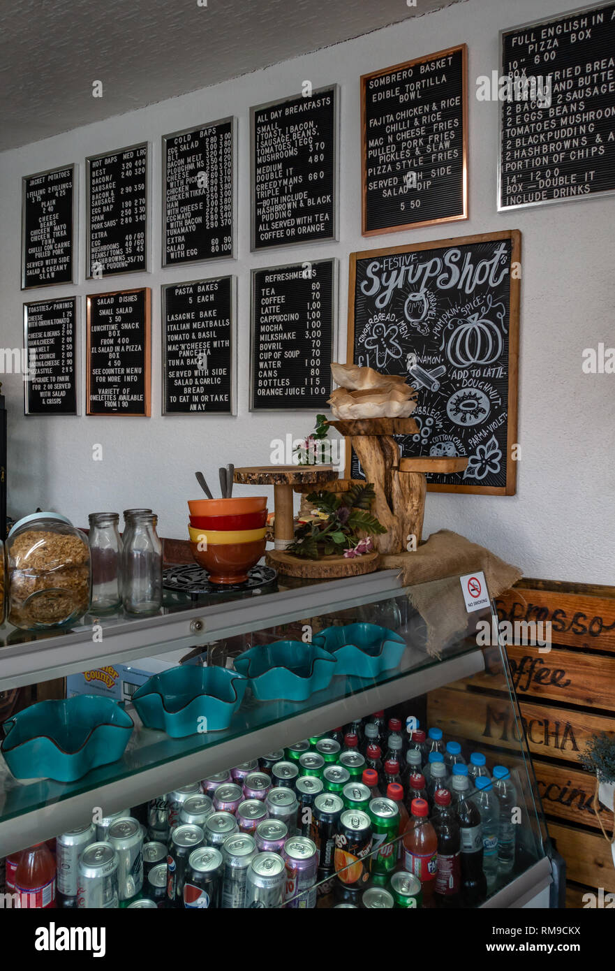 Trendige Einrichtung eines englischen Cafe Stockfoto