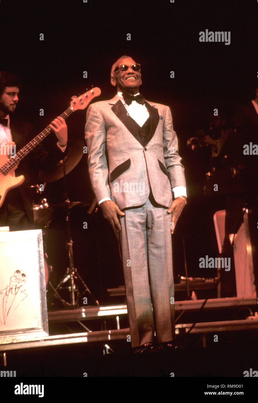 Musiker Ray Charles gezeigt, die auf der Bühne während einer "live"-Konzert aussehen. Stockfoto