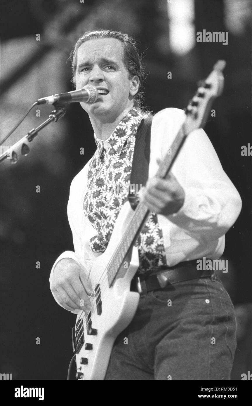 Der Bassist mit Chicago wird gezeigt auf der Bühne während einer "live"-Konzert aussehen. Stockfoto