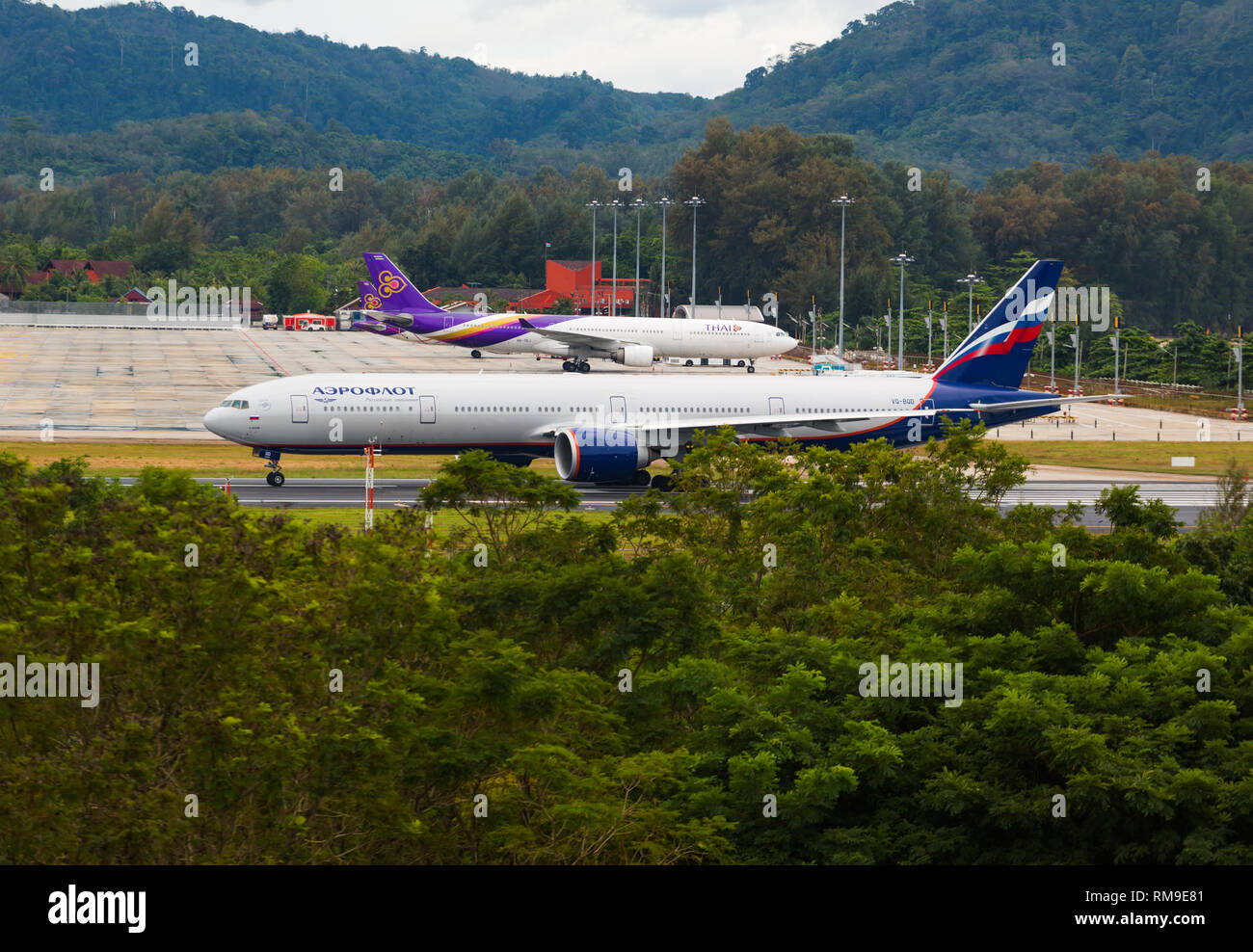 Boeing 777 Bereit zum Abheben Stockfoto