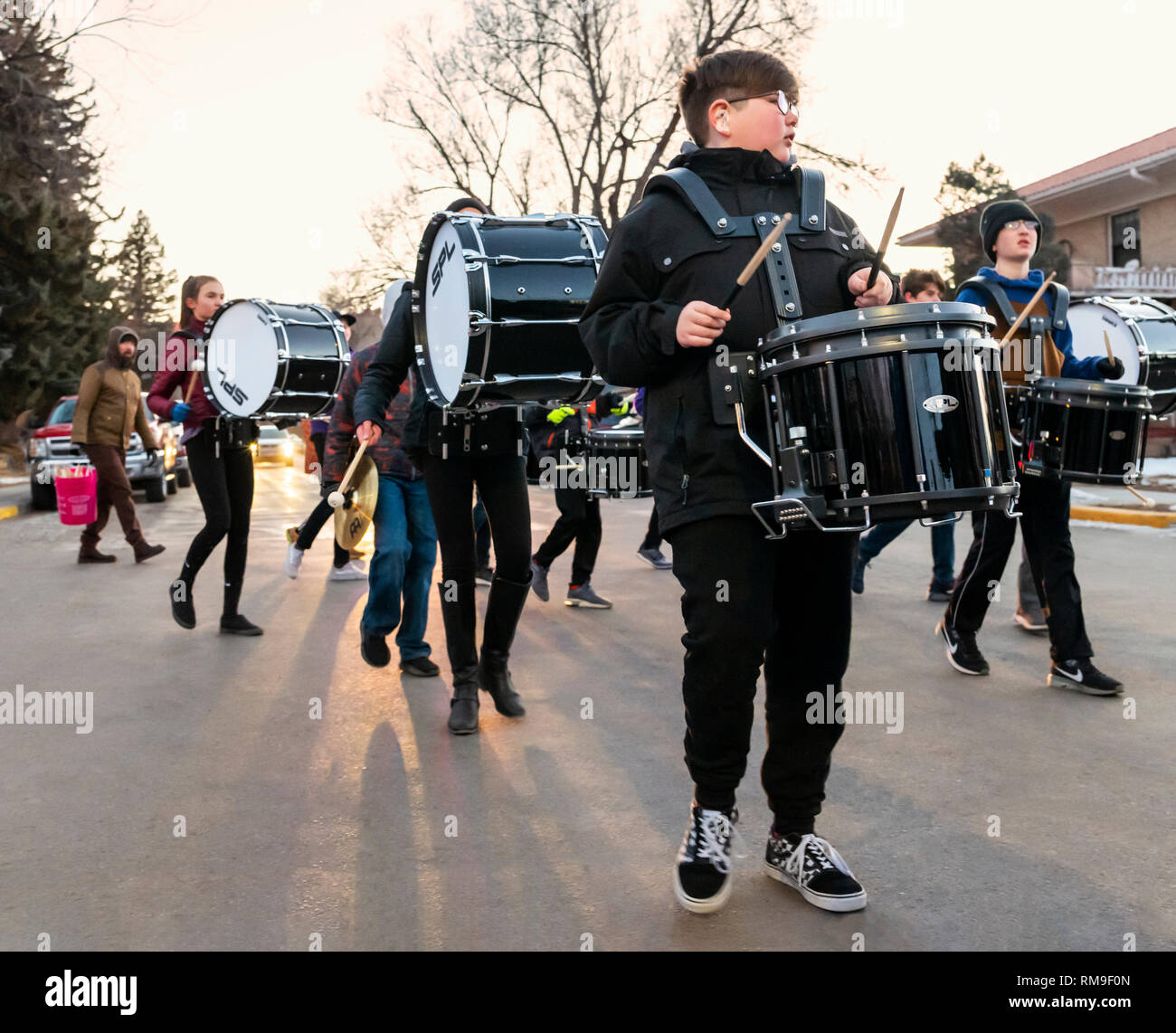 Schüler band Spielen von Instrumenten in der Salida 3. jährliche Lunar New Year Parade. Das Jahr des Schweins. Stockfoto