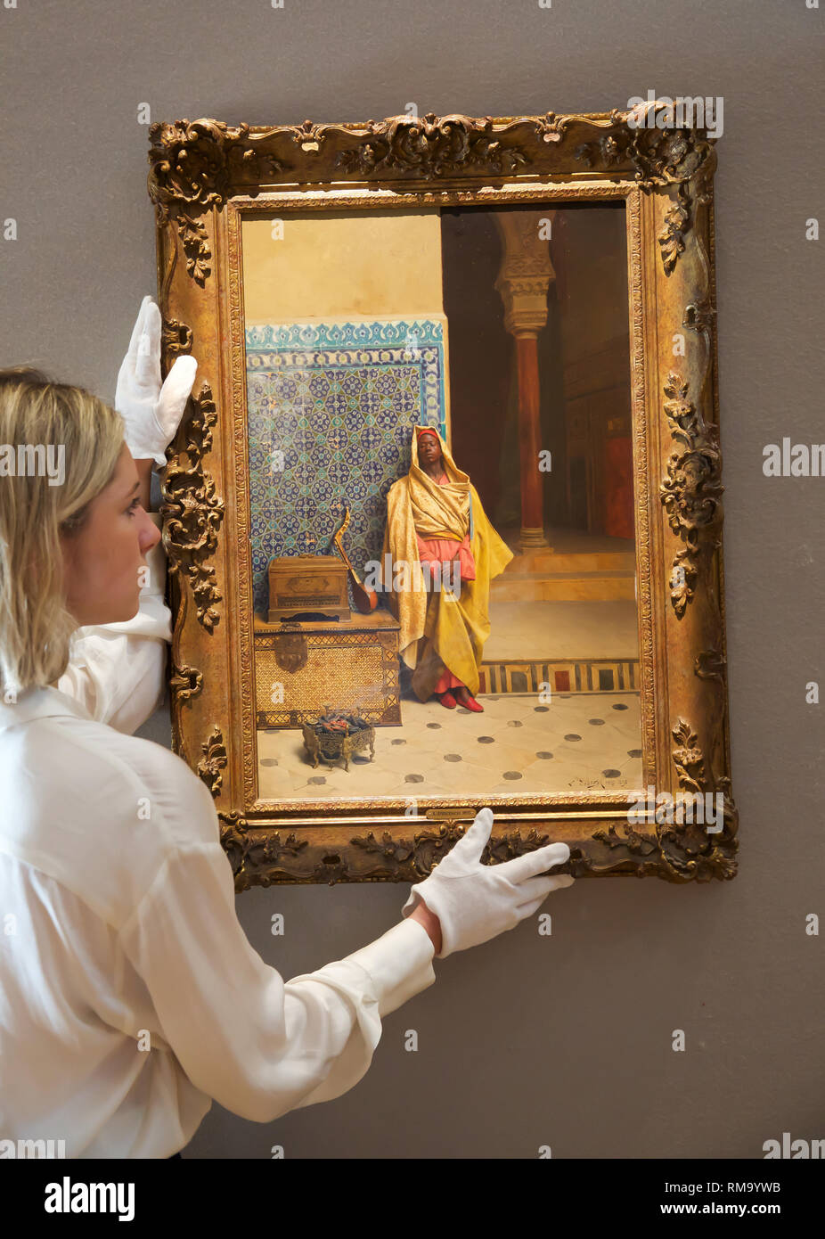 London, Großbritannien. 14 Feb, 2019. Bonhams Fotoshooting für 19. Jahrhundert Verkauf Tisch-studie, viktorianische und Britischen impressionistischer Kunst Platz bei Bonhams New Bond Street. Auf Anzeige: An der Moschee (1895) durch die österreichische Orientalist Maler, Ludwig Deutsch (1885-1935) ist bei £ 300.000-500.000 geschätzt. Die Werke haben in der gleichen privaten Sammlung seit über 50 Jahren. Credit: Keith Larby/Alamy leben Nachrichten Stockfoto
