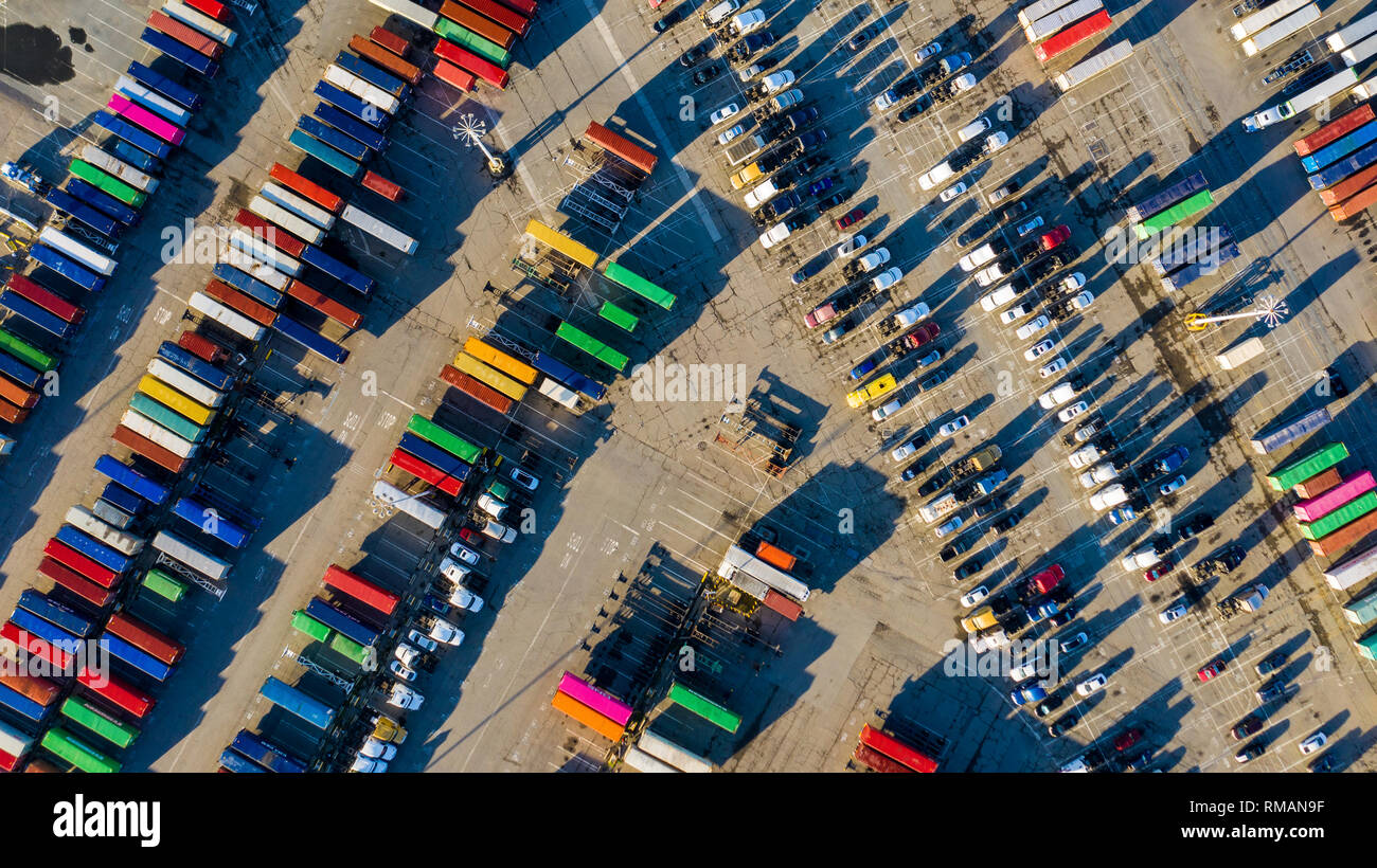Container im Hafen von Oakland, Kalifornien, USA Stockfoto