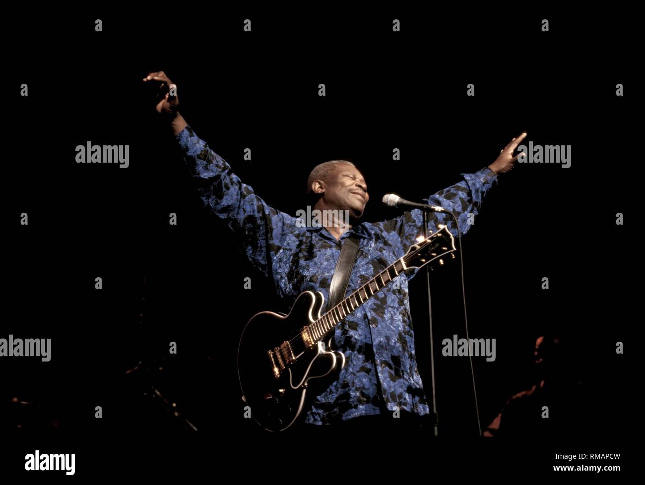 Blues Gitarrist, Sänger und Songwriter B.B. King, geboren Riley B.King, dargestellt auf der Bühne während einer "live"-Konzert aussehen Stockfoto