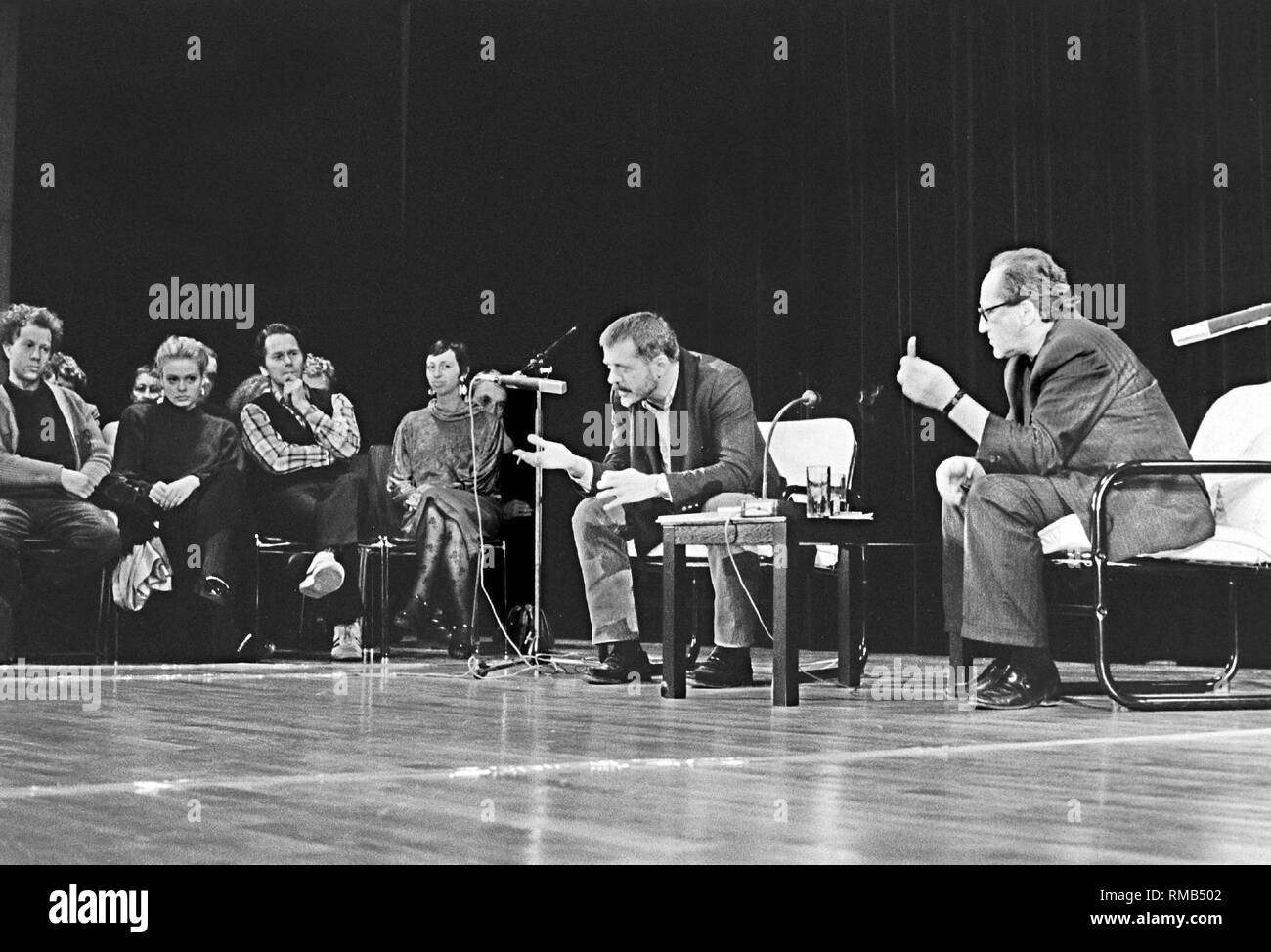 Deutschland, Berlin, 06.11.1987, Patrice Chereau und Heiner Müller in der CCF (Centre Culturel Franzaise). Stockfoto
