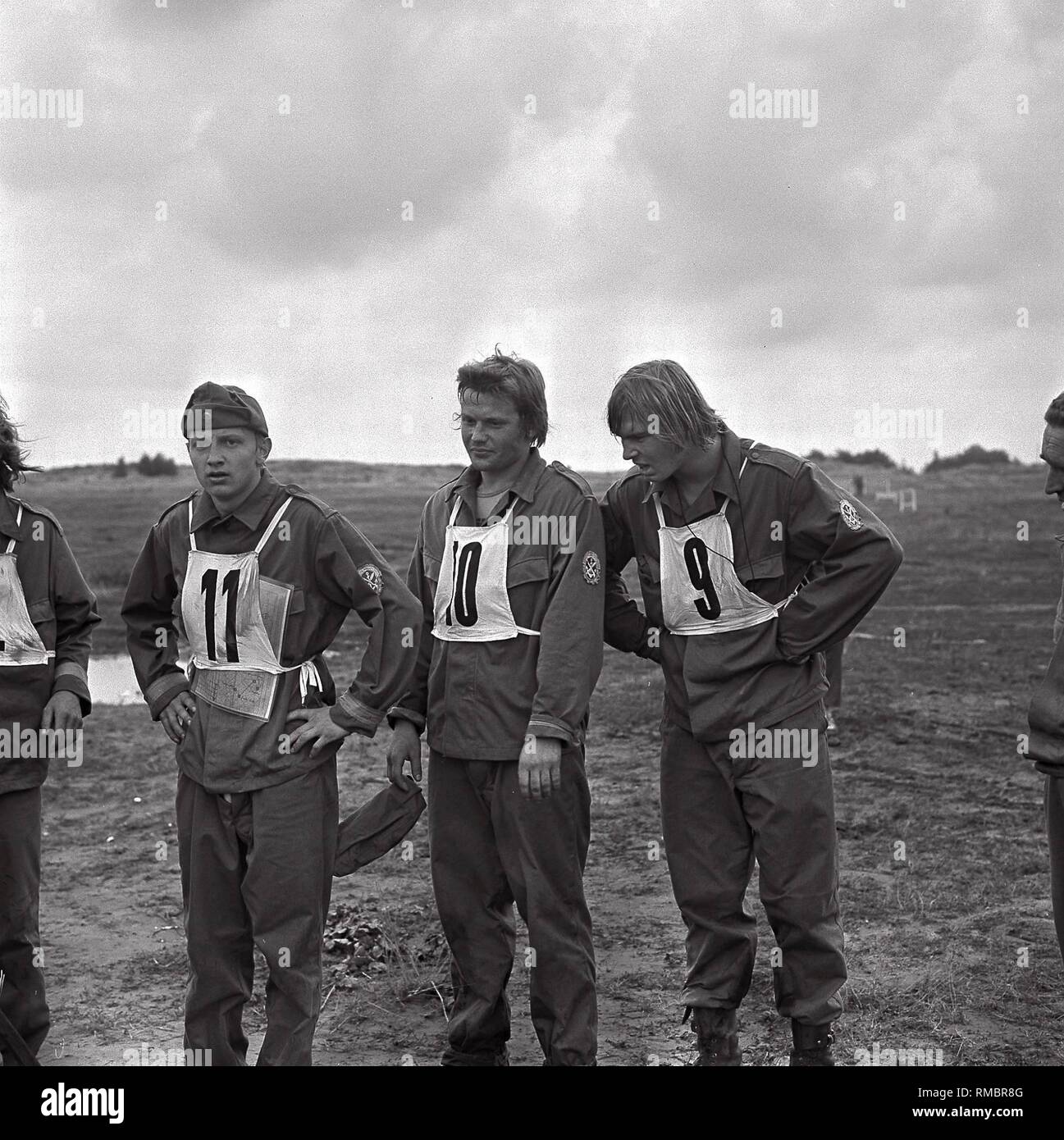 Ein Wettbewerb in der vormilitärischen Ausbildung der Gesellschaft für Sport und Technik (GST). Stockfoto