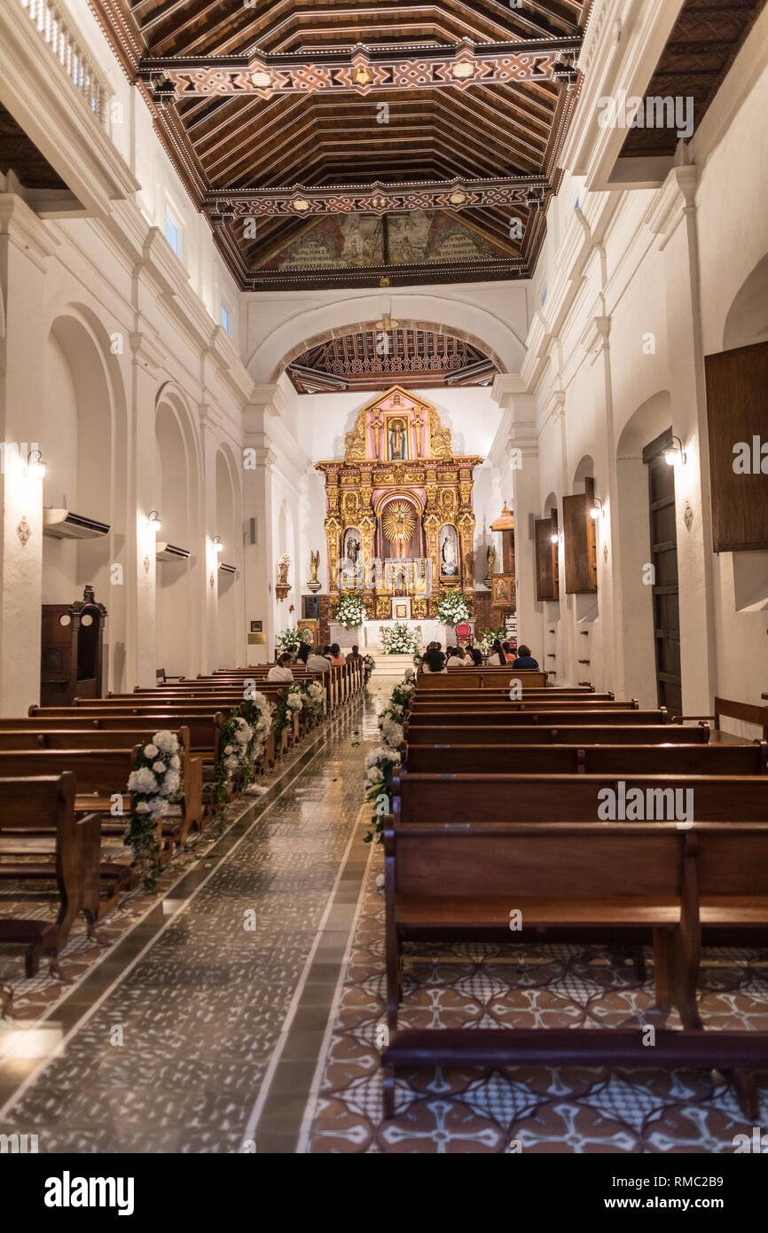 Innenraum der Iglesia de Santo Toribio Cartagena Kolumbien Südamerika Stockfoto