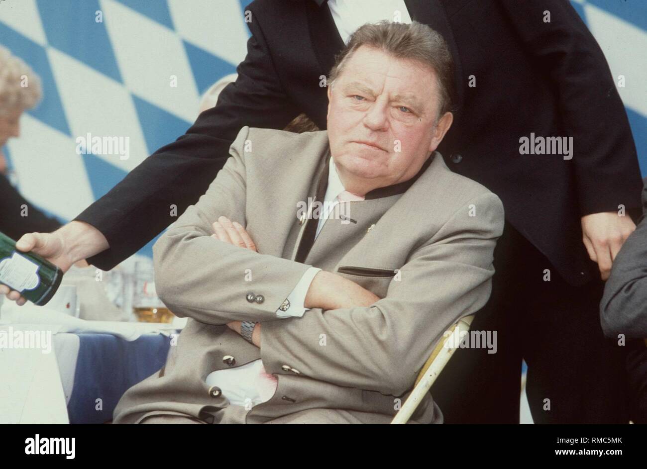 SAT.1 wird ein Porträt von Franz Josef Strauß am 1. Oktober 2001 Broadcast in der Serie piegel TV Reportage" mit dem Titel "Ein Leben im uebermass" (ein Leben in Überfluß) (23.15 Uhr). Stockfoto