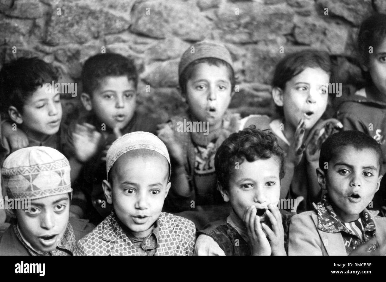 Studenten einer Koranschule im Norden des Jemen. Stockfoto
