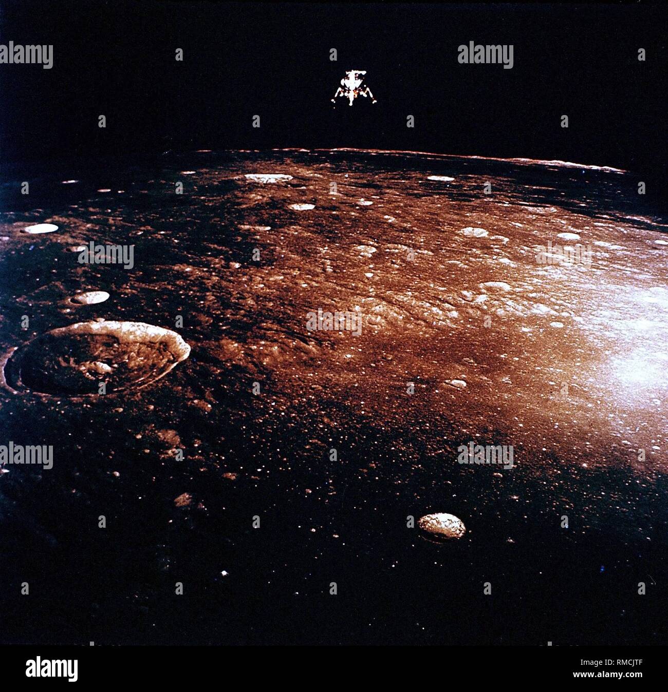 Die Landefähre "Intrepid" der Apollo 12 Mission zum Mond. Das Foto wurde von der Kommandozentrale des Raumschiffs "Yankee Clipper" übernommen. Apollo 12 war der zweite bemannte Mondlandung Mission und wurde vom 14. bis 24. November 1969 durchgeführt. Stockfoto