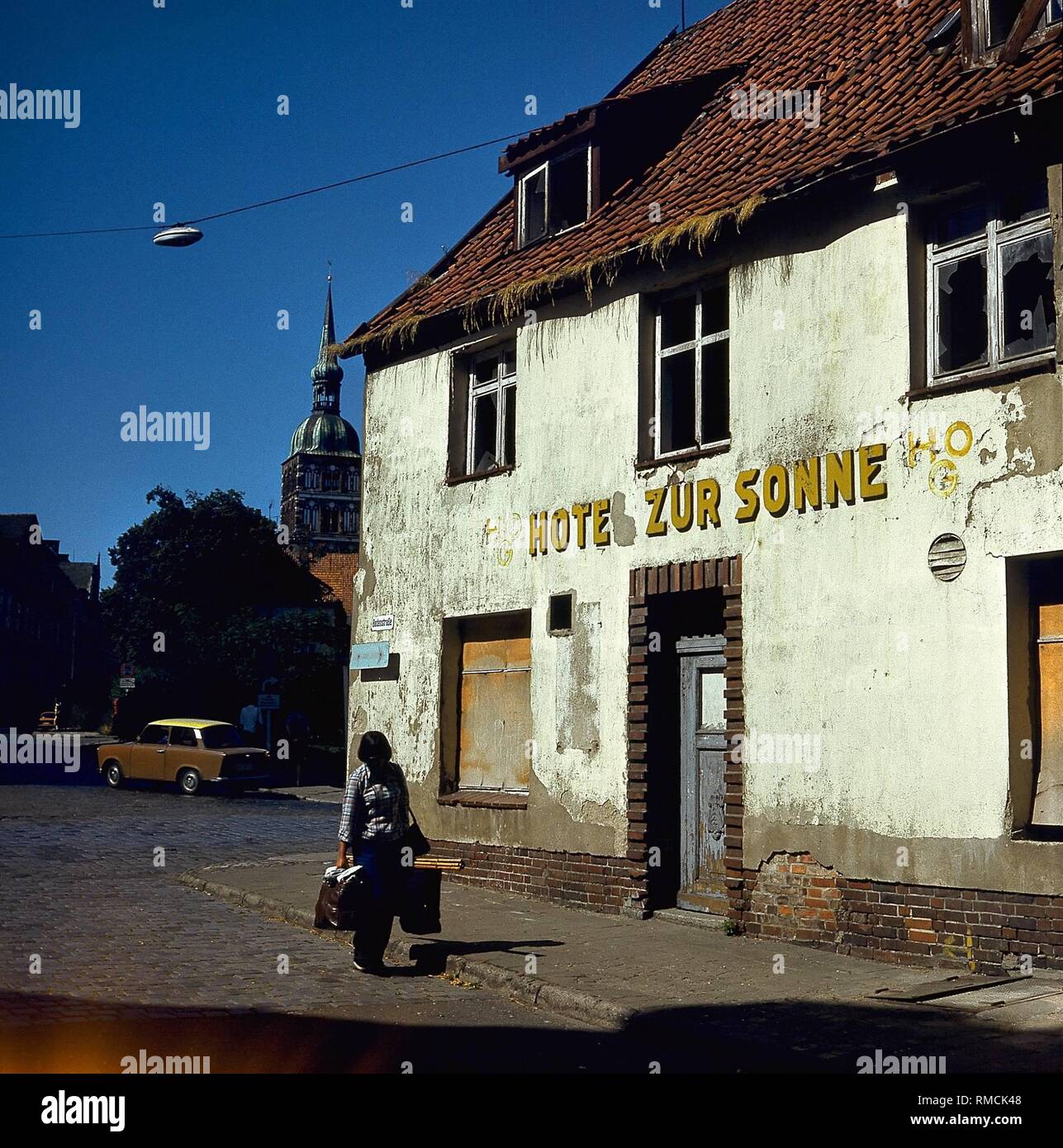 Die verfallene und geschlossenen "Hotel zur Sonne" im Zentrum von Stralsund an der Ostsee. Stockfoto