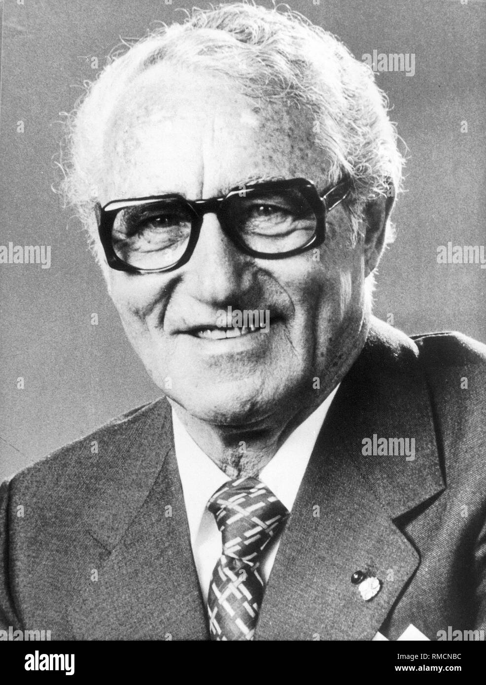 resident Springboard jage Porträt von Adolf Dassler, der Gründer der Sportschuh Marke "Adidas". Er  starb im Jahre 1978 Stockfotografie - Alamy