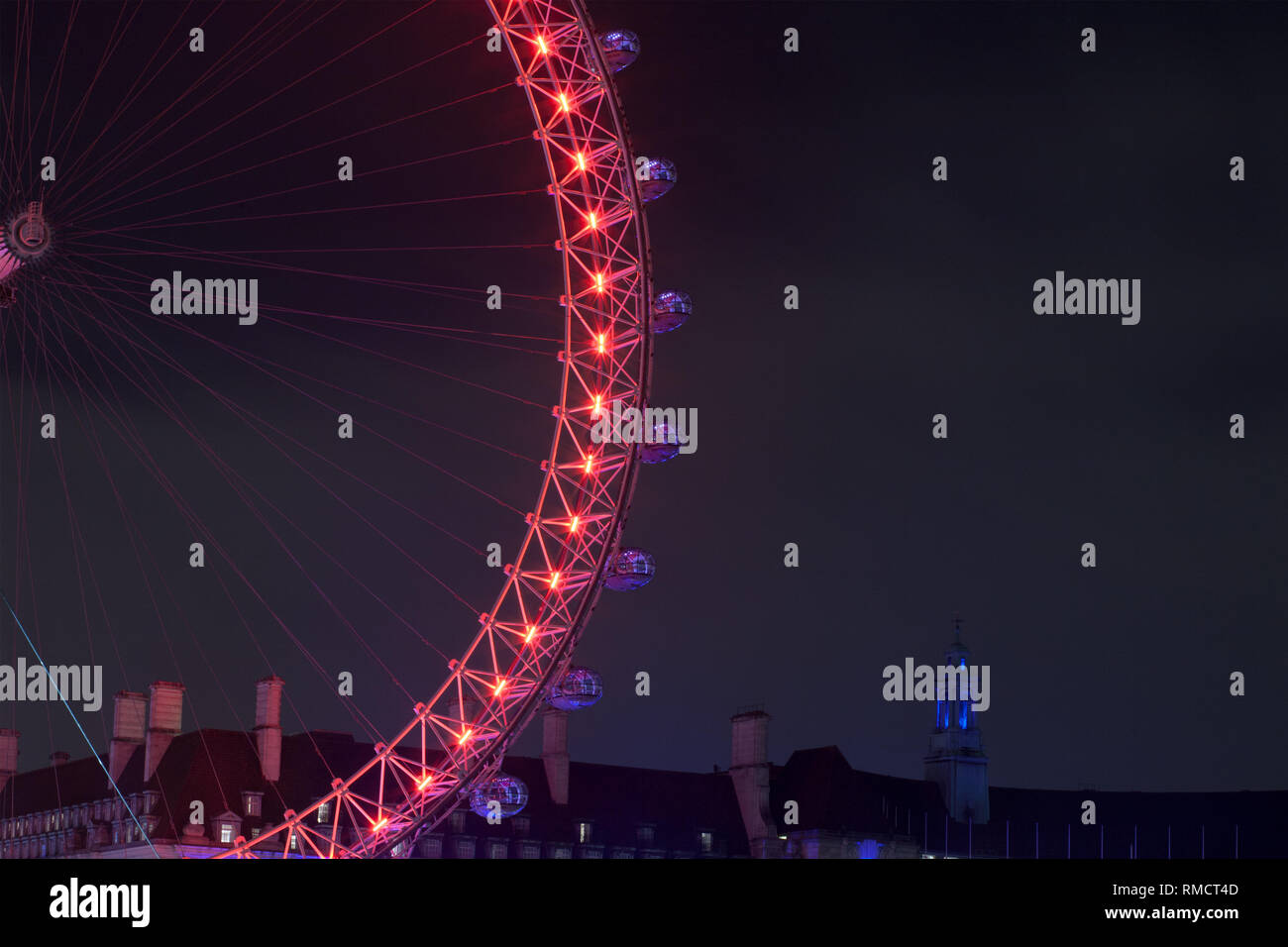 Halb London Eye bei Nacht Stockfoto