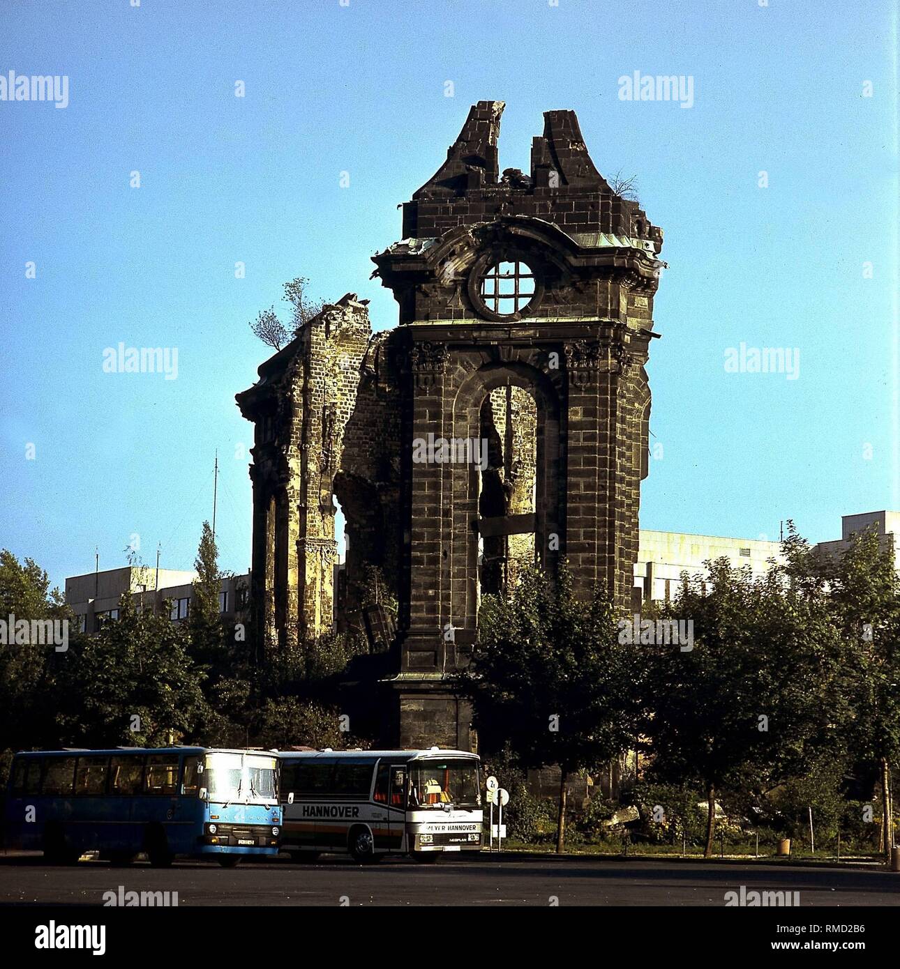 Die Ruine der Dresdner Frauenkirche wurde als Denkmal erhalten. Stockfoto