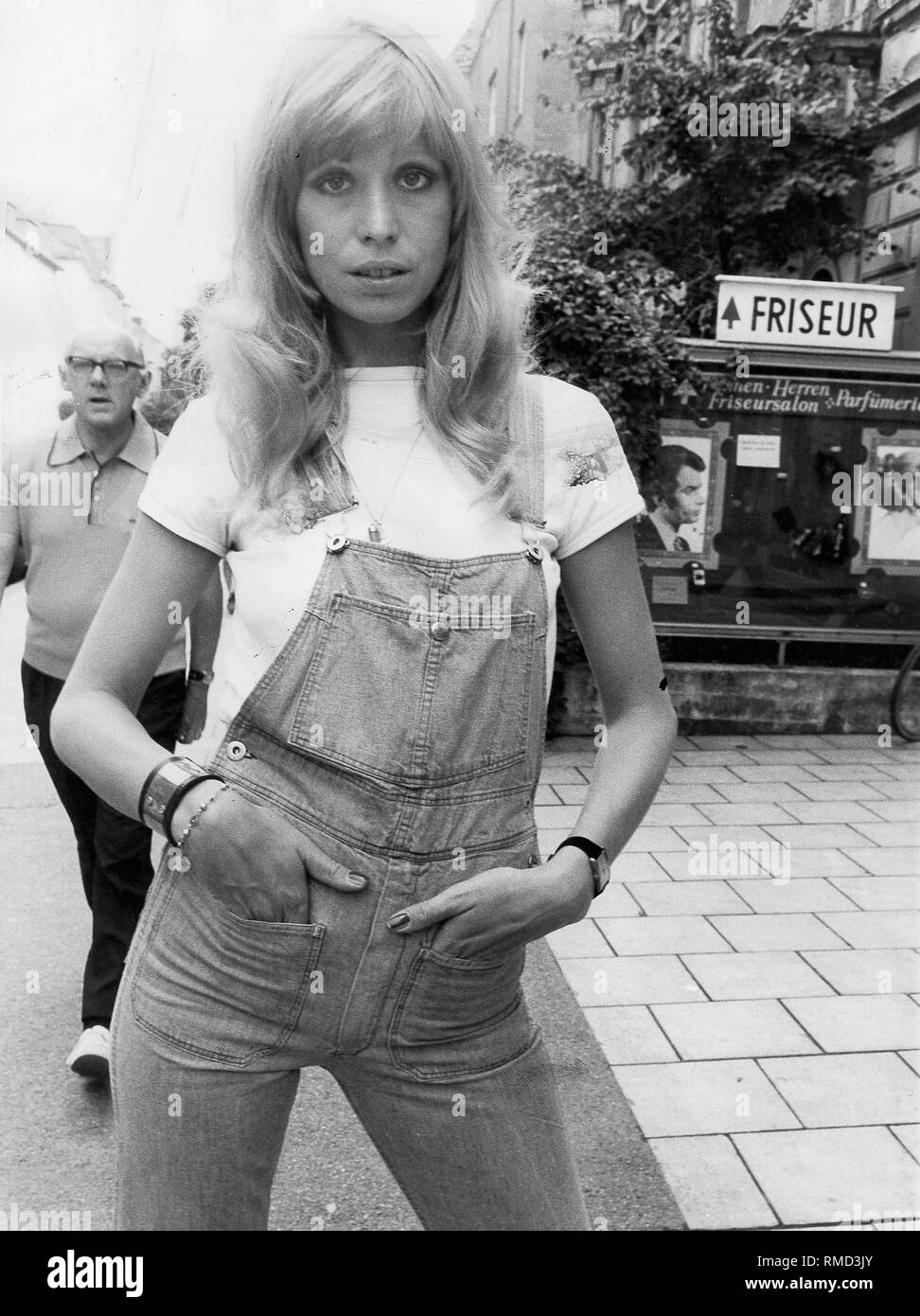 Gebühr von Zitzewitz, Miss Deutschland 1967, beim Posieren. Stockfoto