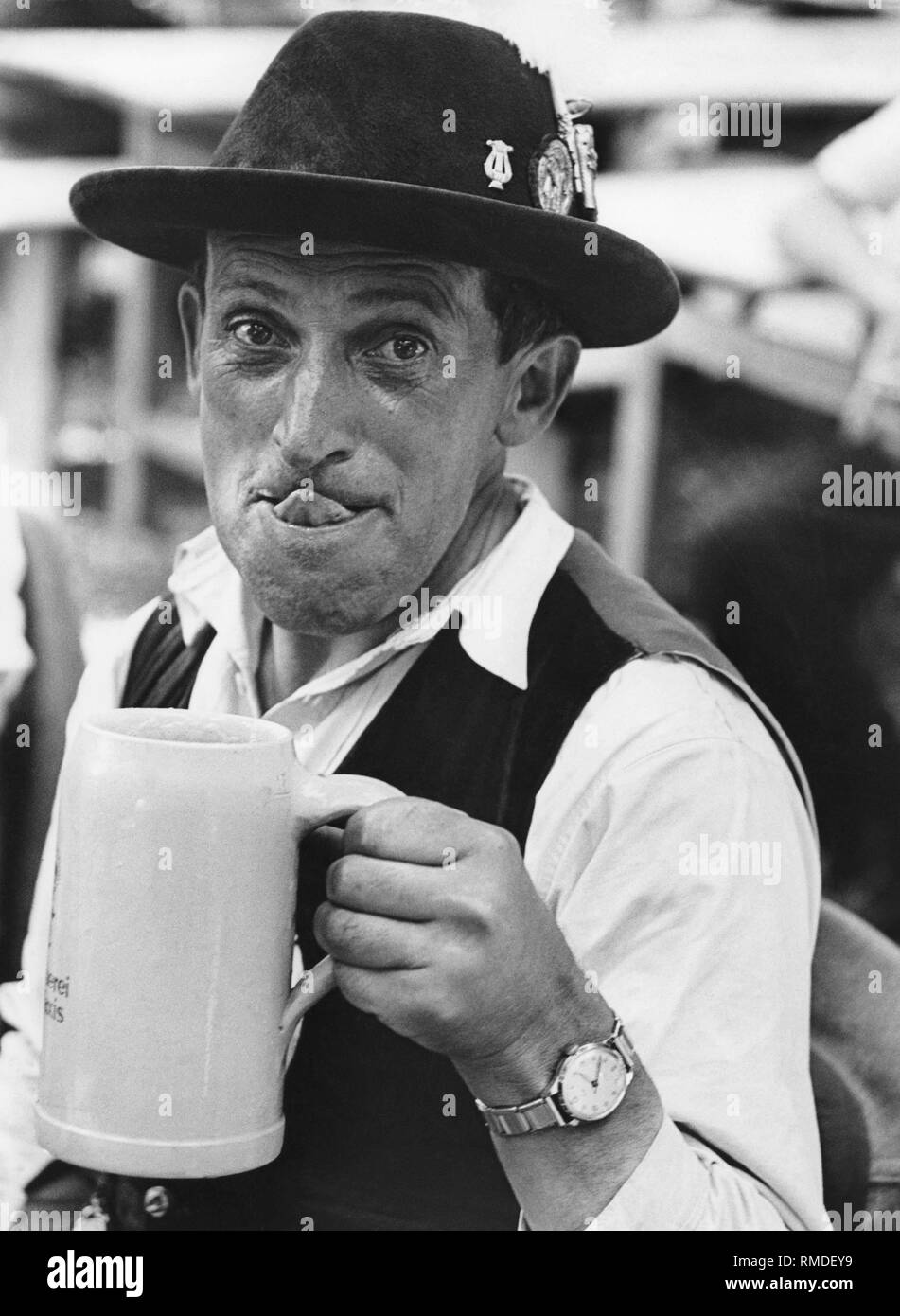 Oktoberfest Musiker Bier, 60 s Stockfoto