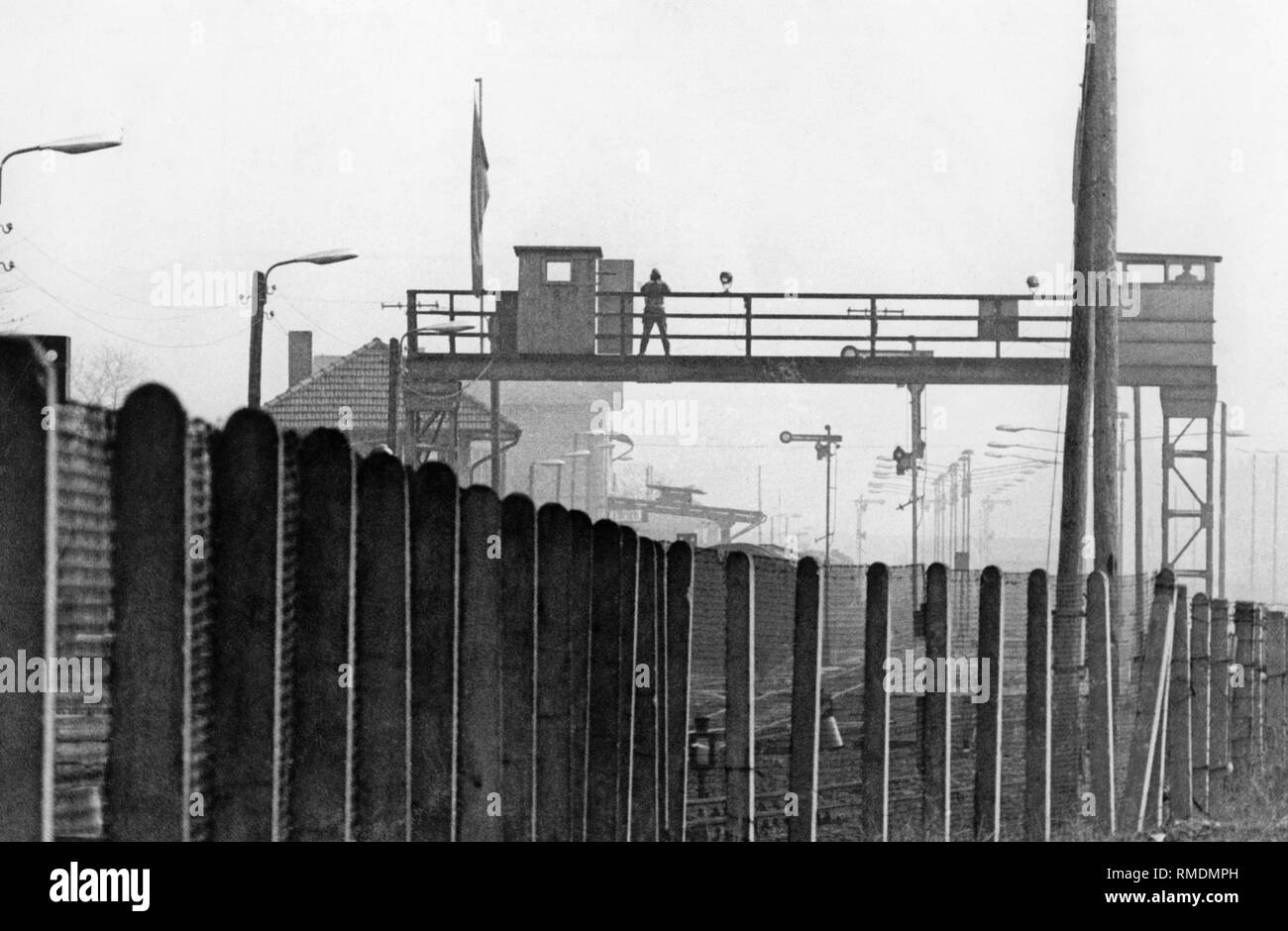 Undatiertes Foto der DDR-Grenzanlagen in Ellrich (Thüringen) bzw.. Walkenried (Niedersachsen). Stockfoto