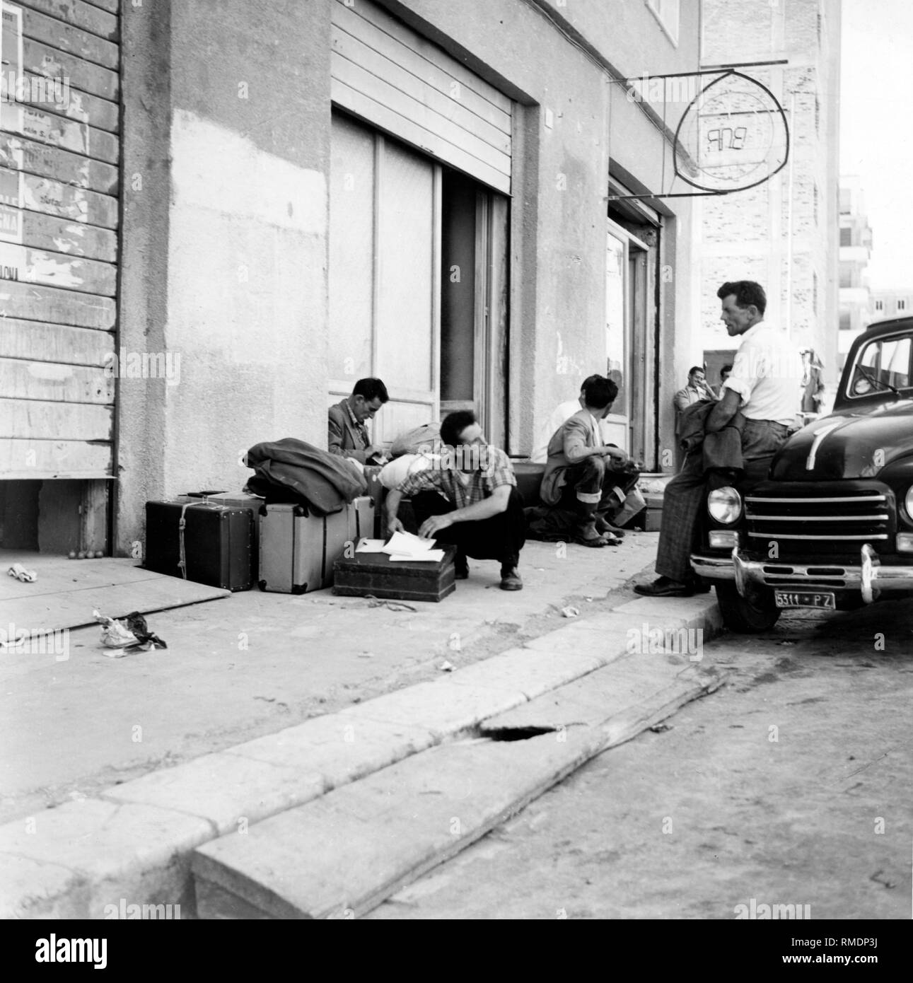 Emigrants immigration -Fotos und -Bildmaterial in hoher Auflösung – Alamy