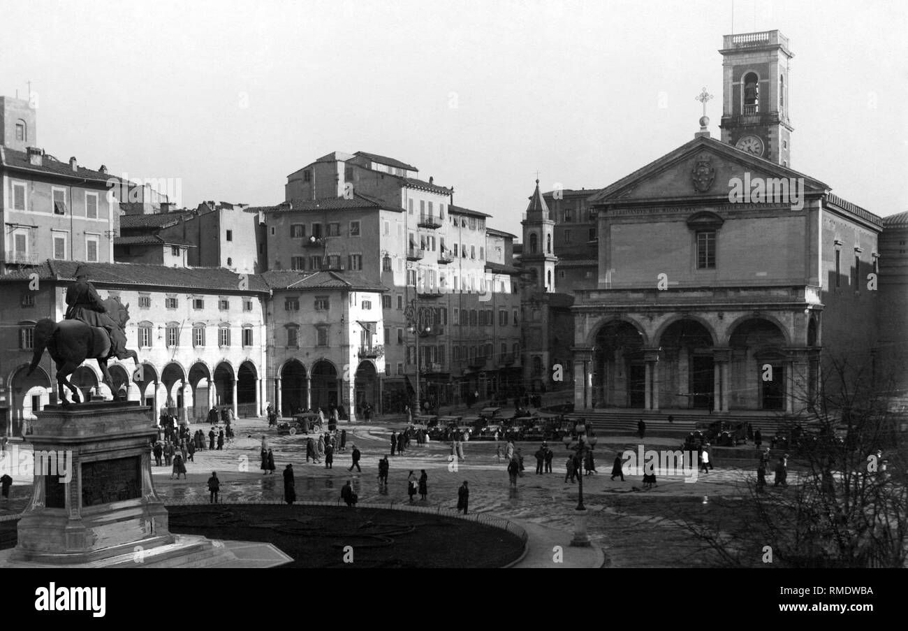 Italien, Toskana, Livorno, Aussicht auf die Piazza Vittorio Emanuele mit dem Duomo, 1920 Stockfoto