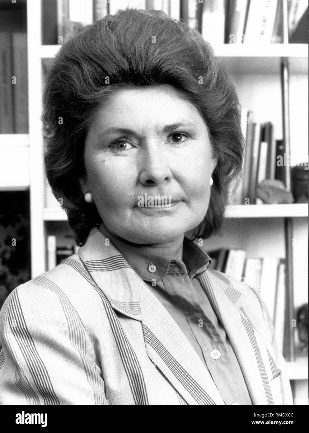 Ingrid Schoenhuber candidated im Jahr 1990 für das Amt des Bürgermeisters von München. Die Frau von der Bundesvorsitzende der Republikaner, Franz Schoenhuber, ist der Spitzenkandidat der Republikaner für die Bayerische Kommunalwahl im März 1990. Stockfoto