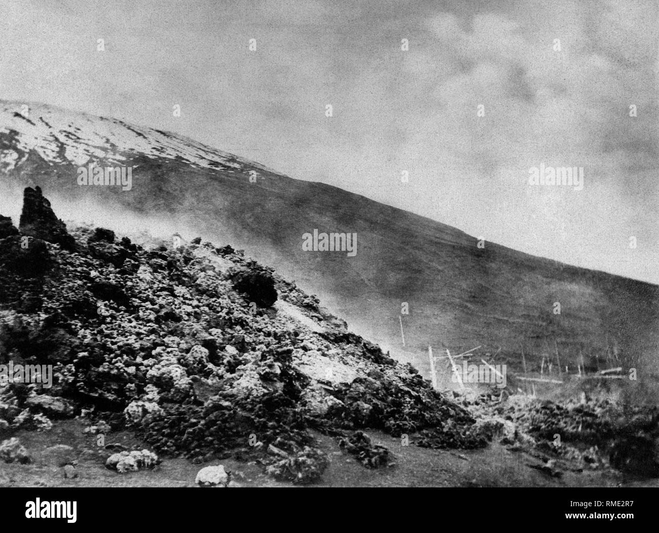 Der Ausbruch des Vesuv im April 4, 1906, Eisenbahn von der Lava zerstört Stockfoto