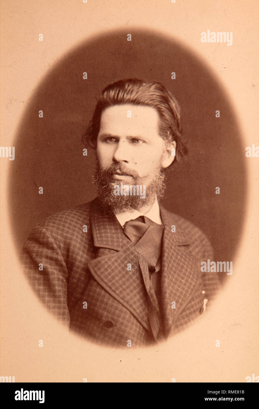 Porträt des Künstlers Iwan Kramskoi (1837-1887). Albumin Photo Stockfoto