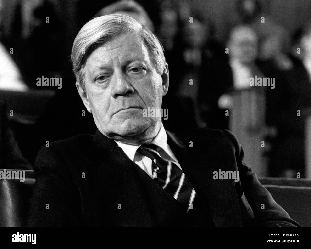 Der Ehemalige Bundeskanzler Helmut Schmidt Bei Der Verleihung Der