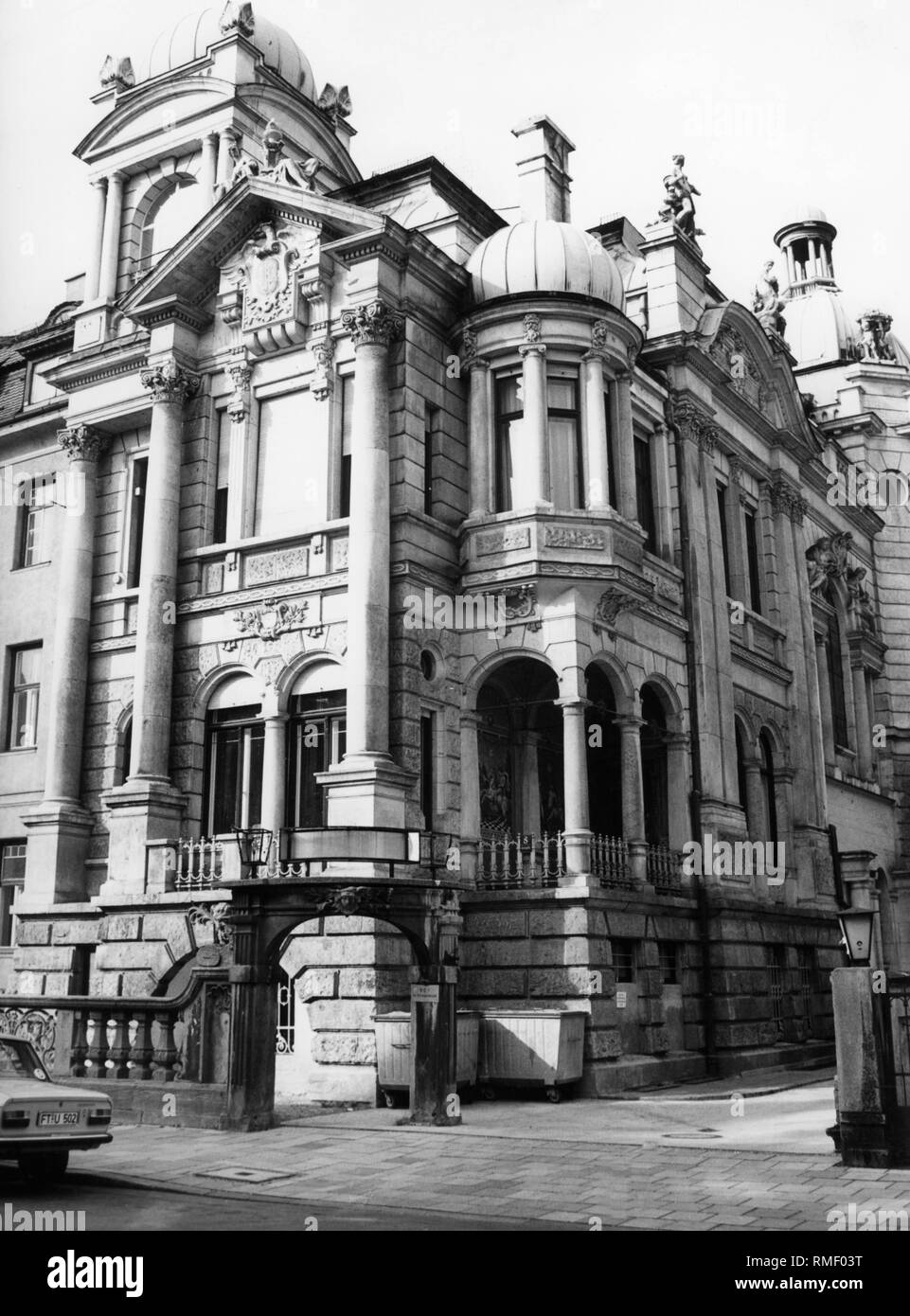 Eine Villa in der Georgenstrasse 8 im Münchener Stadtteil Schwabing. Von Arndt von Bohlen und Halbach. Stockfoto