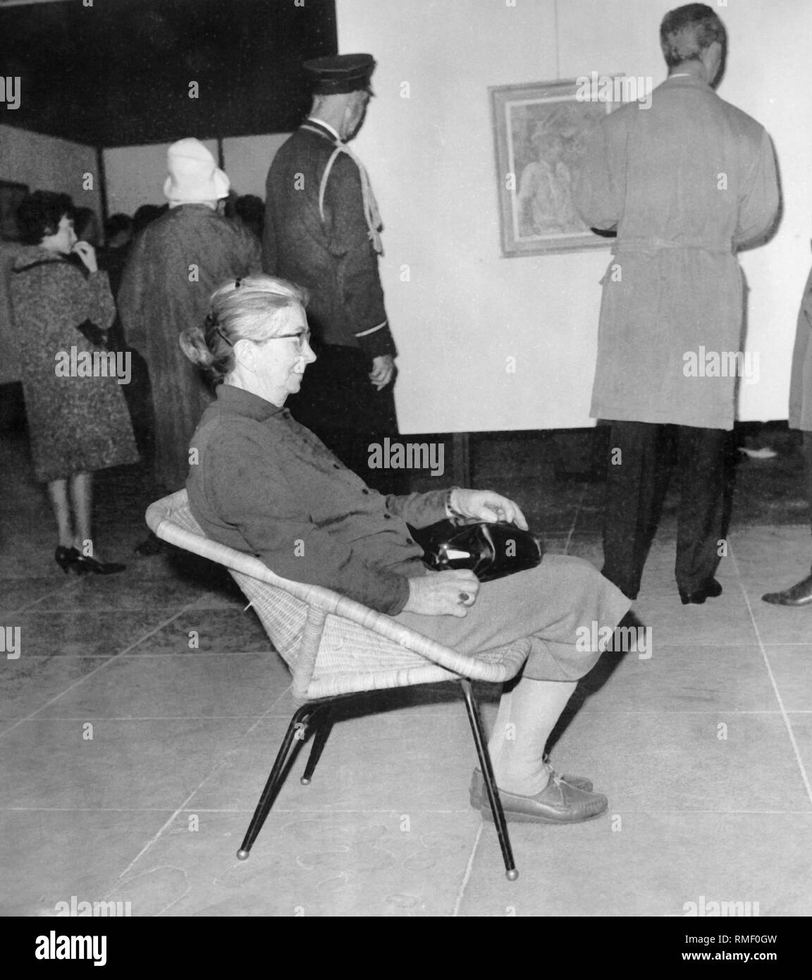 Besucher In Der Ausstellung Toulouse Lautrec Im Haus Der Kunst