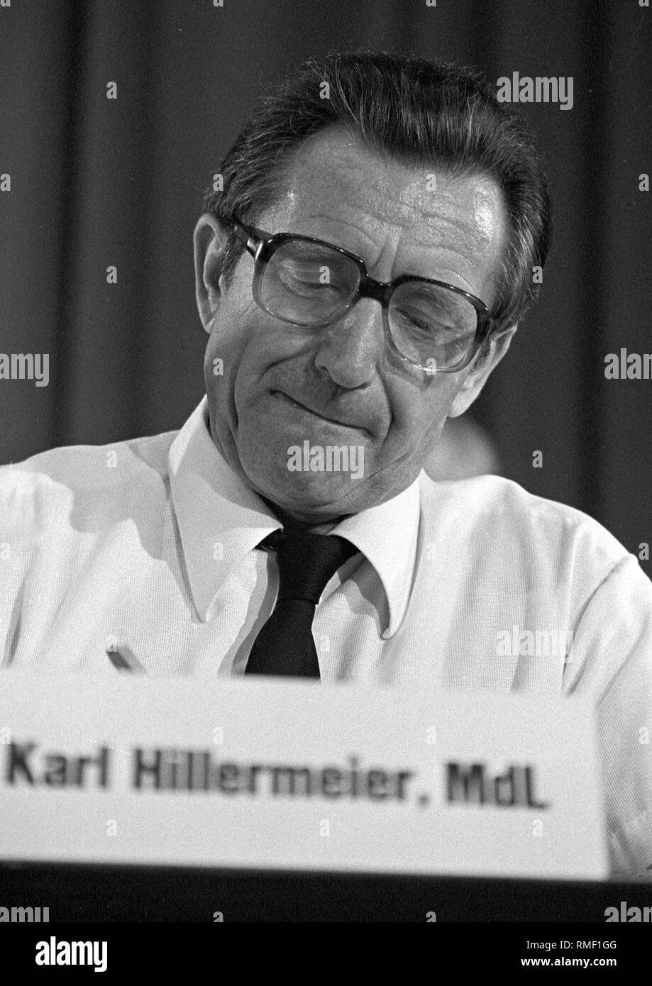 Karl Hillermeier - * 01.12.1922, einer bayerischen CSU-Politiker und Staatsminister im 43. CSU-Parteitag am 16.07. 1983 in München. Zwischen 1974 - 1982 Minister der Justiz in Bayern war, zwischen 1982 - 1986 der Innenminister in Bayern und zwischen 1986 - 1988 Minister für Arbeit und soziale Angelegenheiten in Bayern. Stockfoto