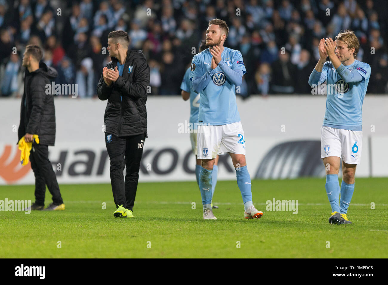 Malmö, Schweden. 14 Feb, 2019. Schweden, Malmö, 24. Februar 2019. Lasse Nielsen (24.) und Oscar Lewicki (6) Malmö FF Nach der Europa League Runde 32 Match zwischen Malmö FF und FC Chelsea bei der Swedbank Stadion in Malmö zu sehen. (Foto: Gonzales Foto/Alamy leben Nachrichten Stockfoto