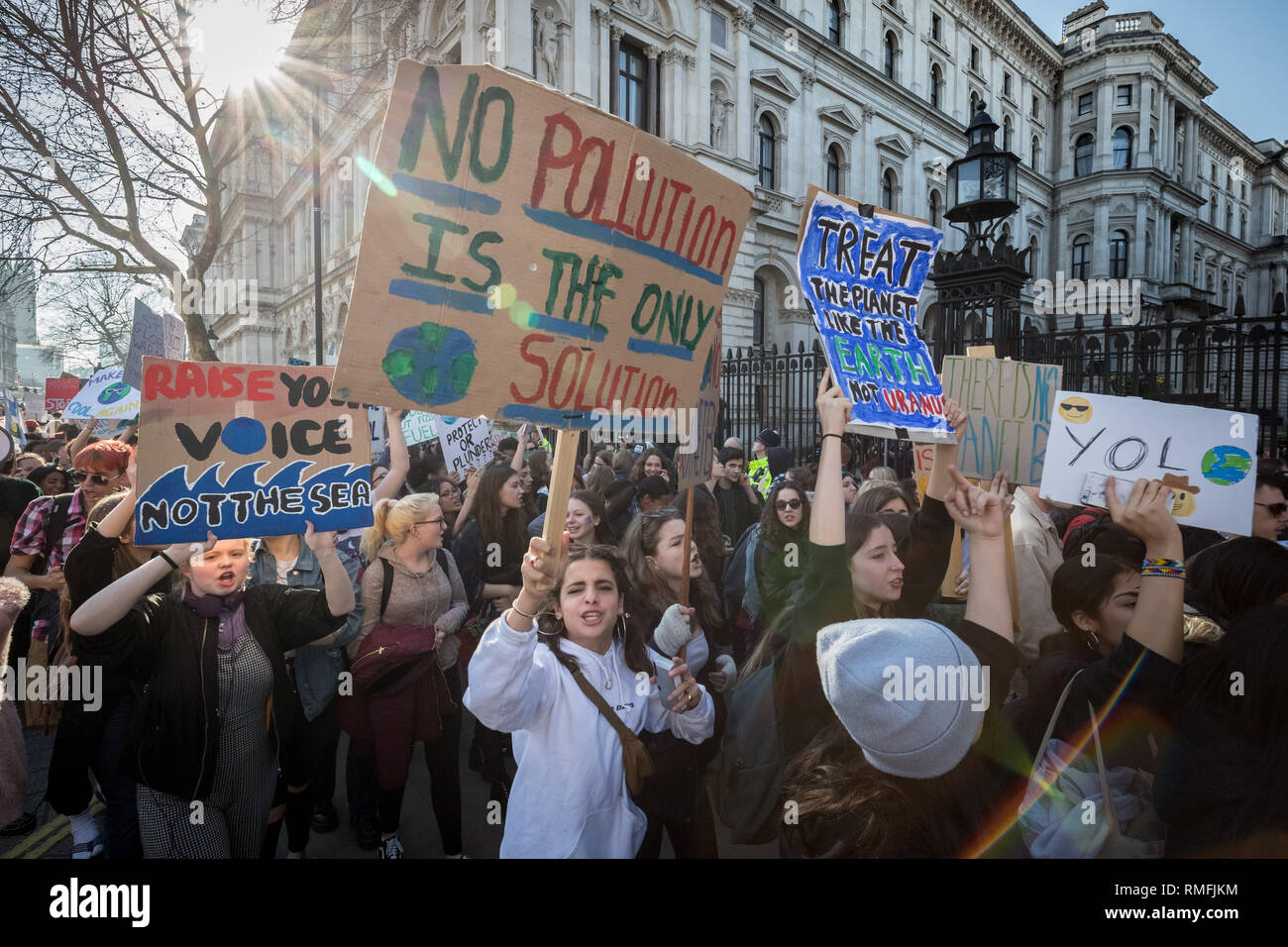 Jugend Streik 4 Klima. Tausende Schüler und Studenten gehen aus von den Lektionen, die in Westminster als Teil eines landesweiten Streik aus Protest gegen den Klimawandel Stockfoto