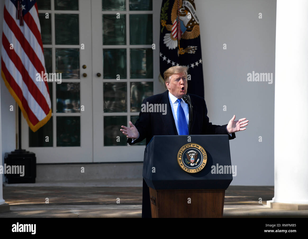 Washington, USA. 15 Feb, 2019. Us-Präsident Donald Trump spricht im Rose Garden im Weißen Haus in Washington, DC, USA, Nov. 15, 2019. Trump angekündigt Freitag, den er einen nationalen Notstand der US-mexikanischen Grenze an der Wand und drücken Sie für seine Unterschrift Kampagne Versprechen zu erweitern. Credit: Hu Diesie/Xinhua/Alamy leben Nachrichten Stockfoto