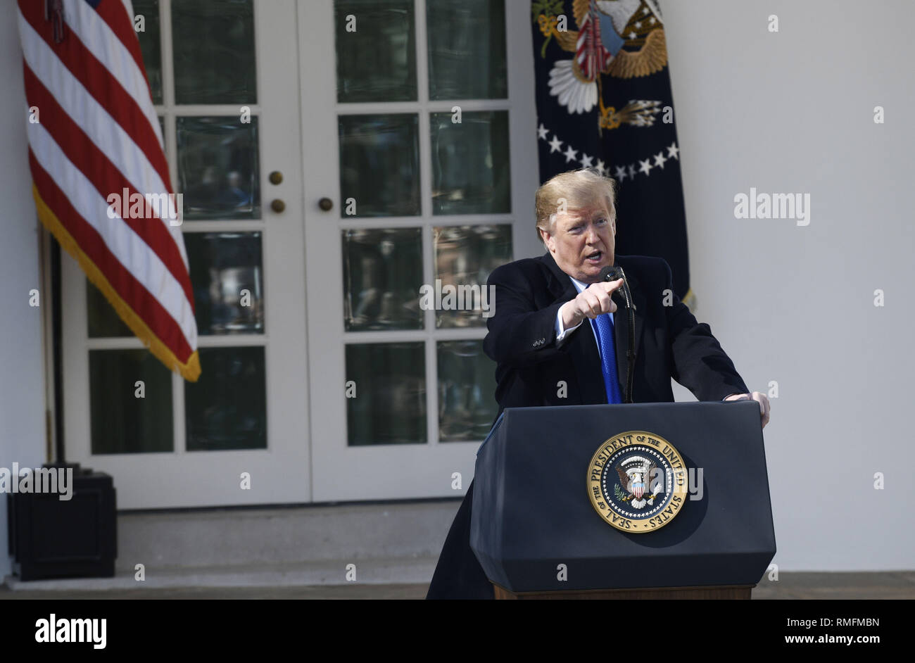 Washington, USA. 15 Feb, 2019. Us-Präsident Donald Trump spricht im Rose Garden im Weißen Haus in Washington, DC, USA, Nov. 15, 2019. Trump angekündigt Freitag, den er einen nationalen Notstand der US-mexikanischen Grenze an der Wand und drücken Sie für seine Unterschrift Kampagne Versprechen zu erweitern. Credit: Hu Diesie/Xinhua/Alamy leben Nachrichten Stockfoto