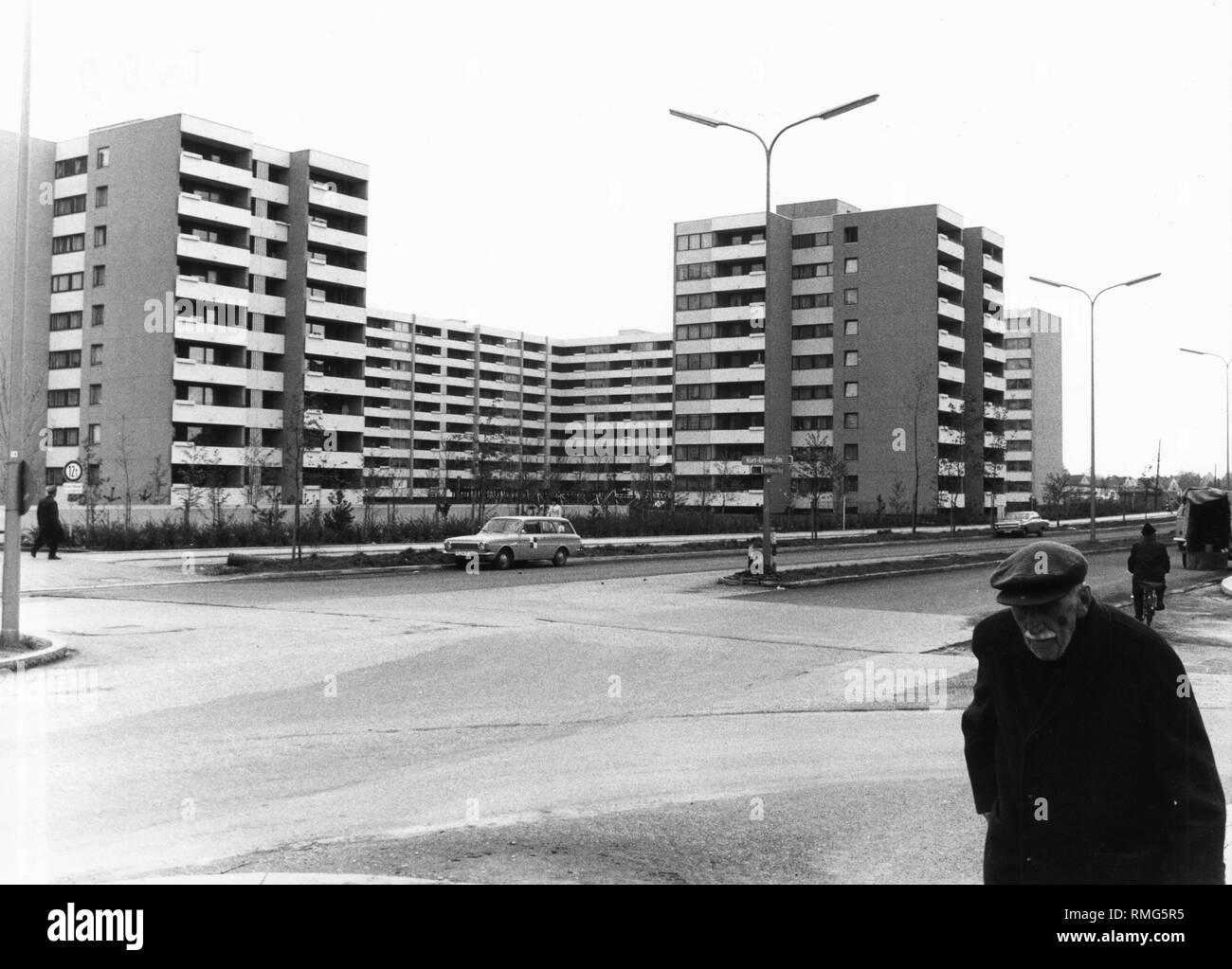 Wohnanlage mit Vorgefertigte Gebäude im Stadtteil Neuperlach in München. Stockfoto