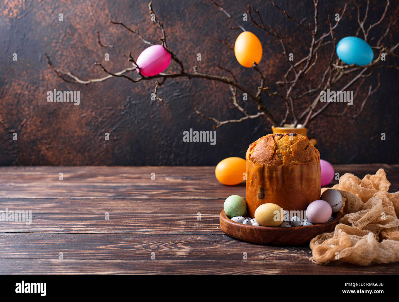 Italienischer Osterkuchen panettone oder Russischen kulich Stockfoto