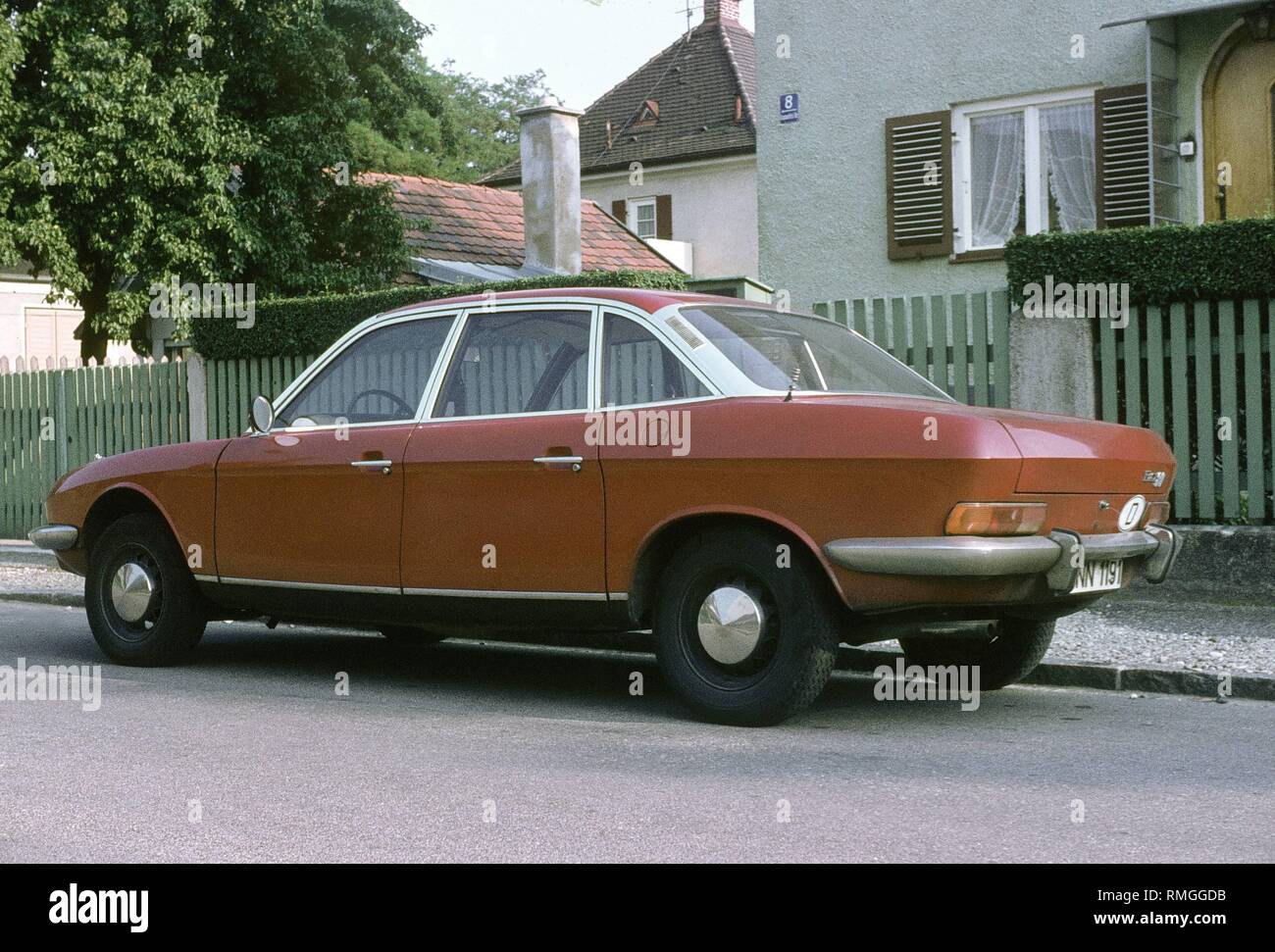 Die Ro 80, NSU erbaut, wurde das Auto des Jahres 1968 gewählt. Es machte die Keilform akzeptabel und war die erste Produktion Auto mit Wankelmotor. Der Designer des Körpers war Klaus Luthe, der nach seinem Erfinder Felix Wankel benannt wurde. Stockfoto