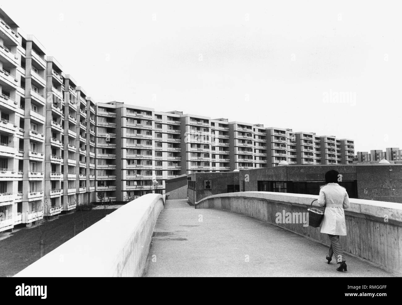 Apartments im Münchner Stadtteil Neuperlach. Undatiertes Foto. Stockfoto