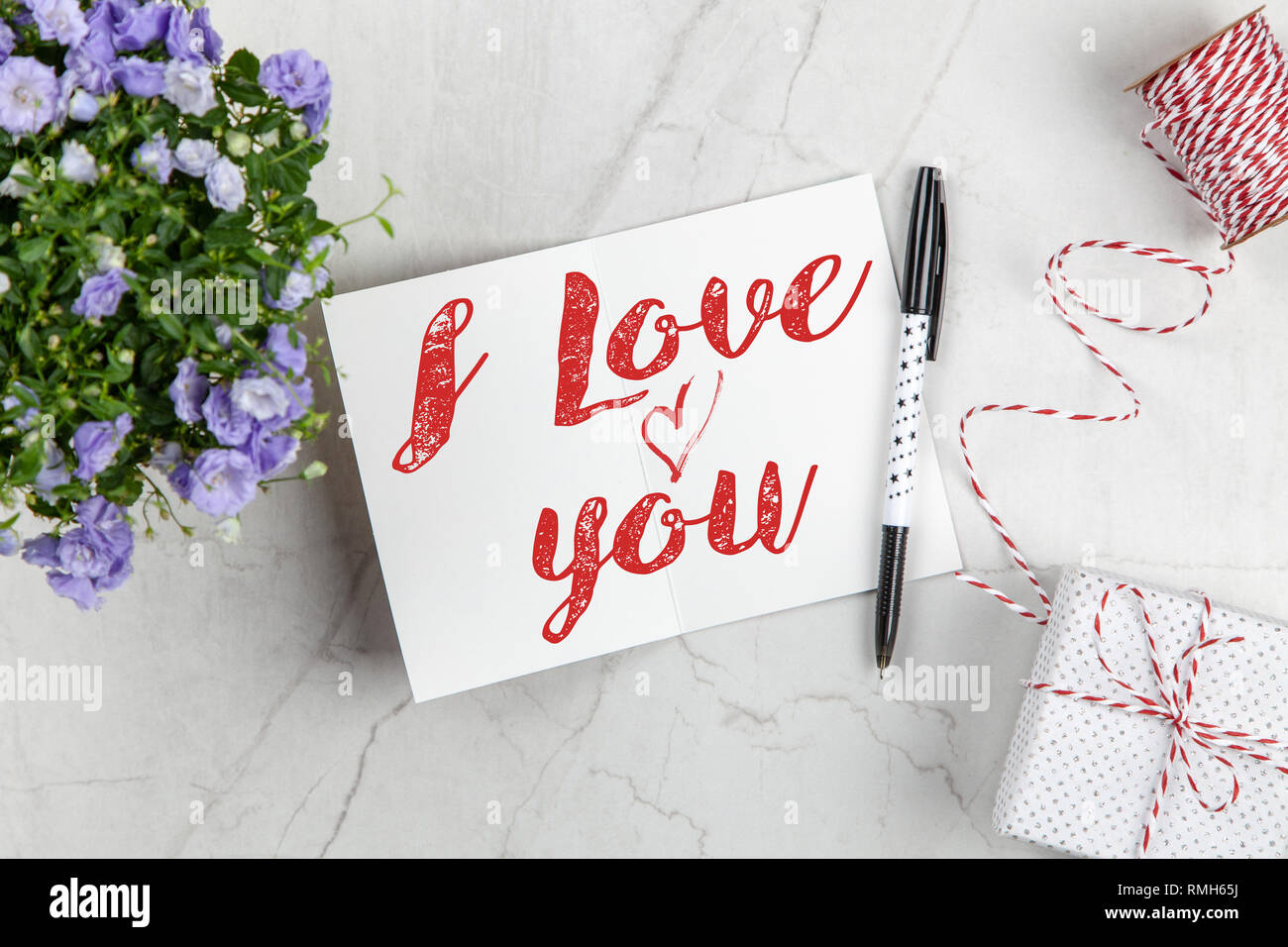 100 Mal Ich Liebe Dich Geschrieben Schreibe liebe -Fotos und -Bildmaterial in hoher Auflösung – Alamy