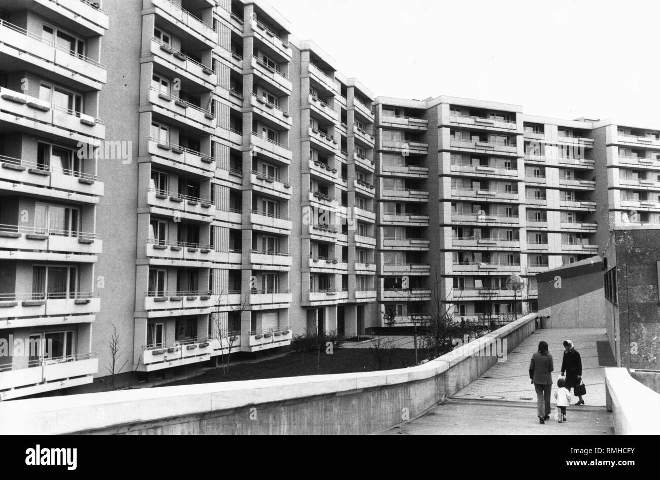Wohnanlage mit Vorgefertigte Gebäude im Stadtteil Neuperlach in München. Stockfoto