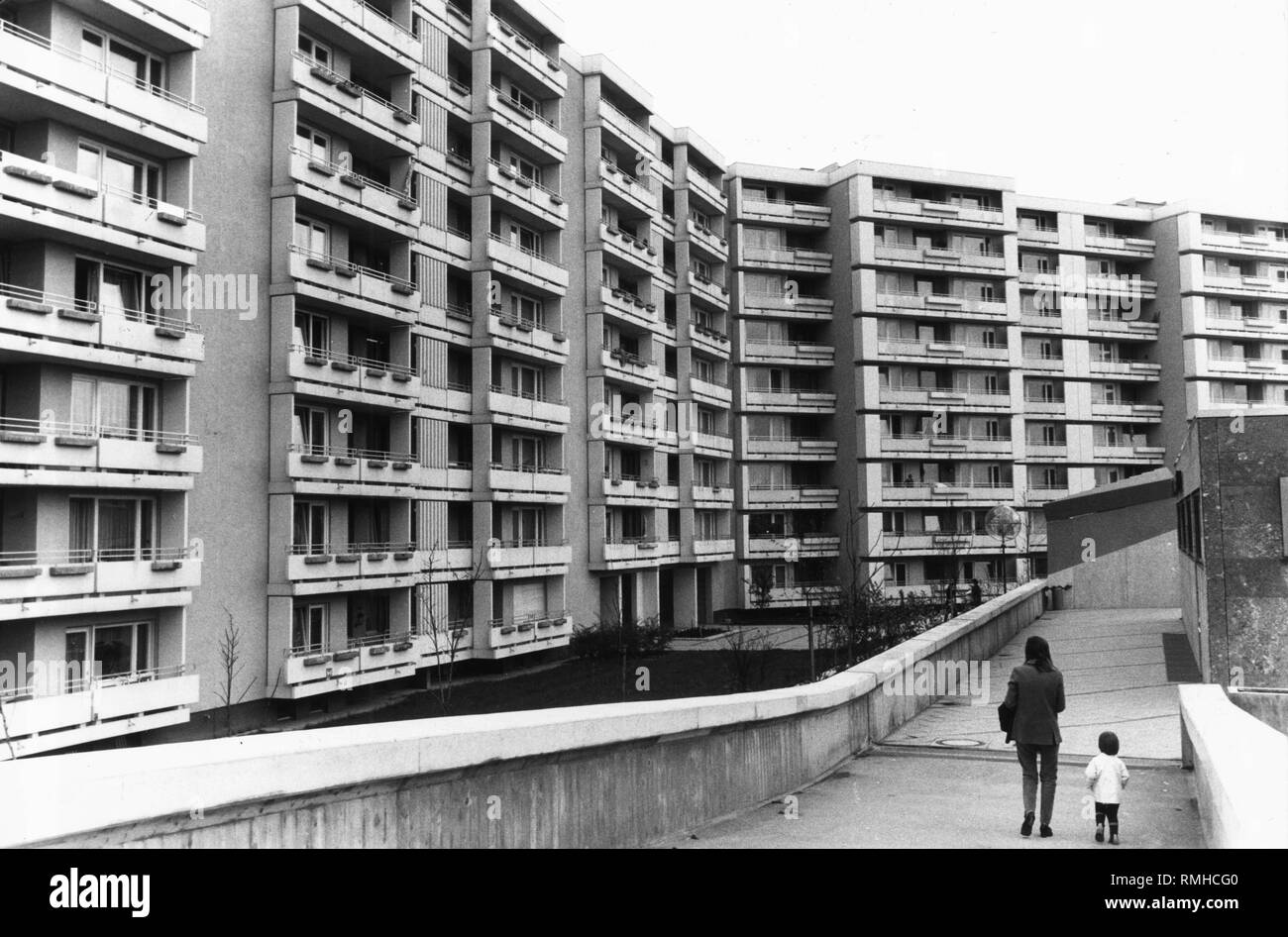 Wohnanlage mit Vorgefertigte Gebäude im Stadtteil Neuperlach in München. Stockfoto