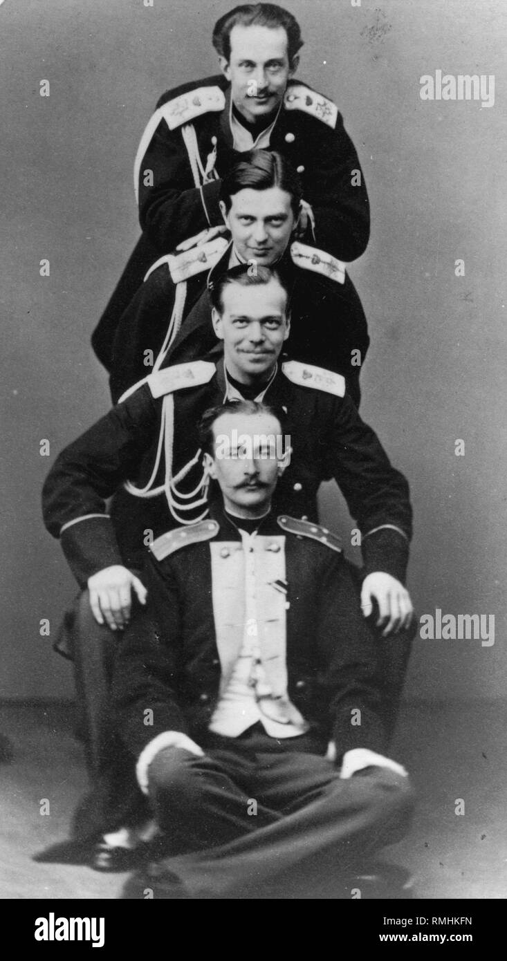 Grand Duke Alexander Alexandrovitch von Russland (1845-1894) mit seinem Bruder Wladimir Alexandrowitsch von Russland (1847-1909) und Cousine N. Albumin Foto Stockfoto