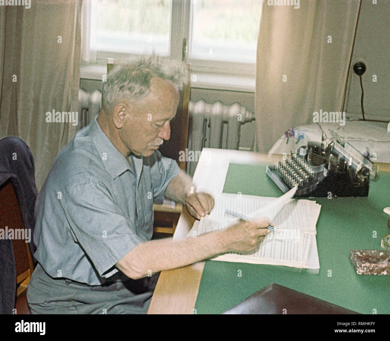 Der Schriftsteller Michail Bogachev (1905-1984). Farbe Fotografie Stockfoto
