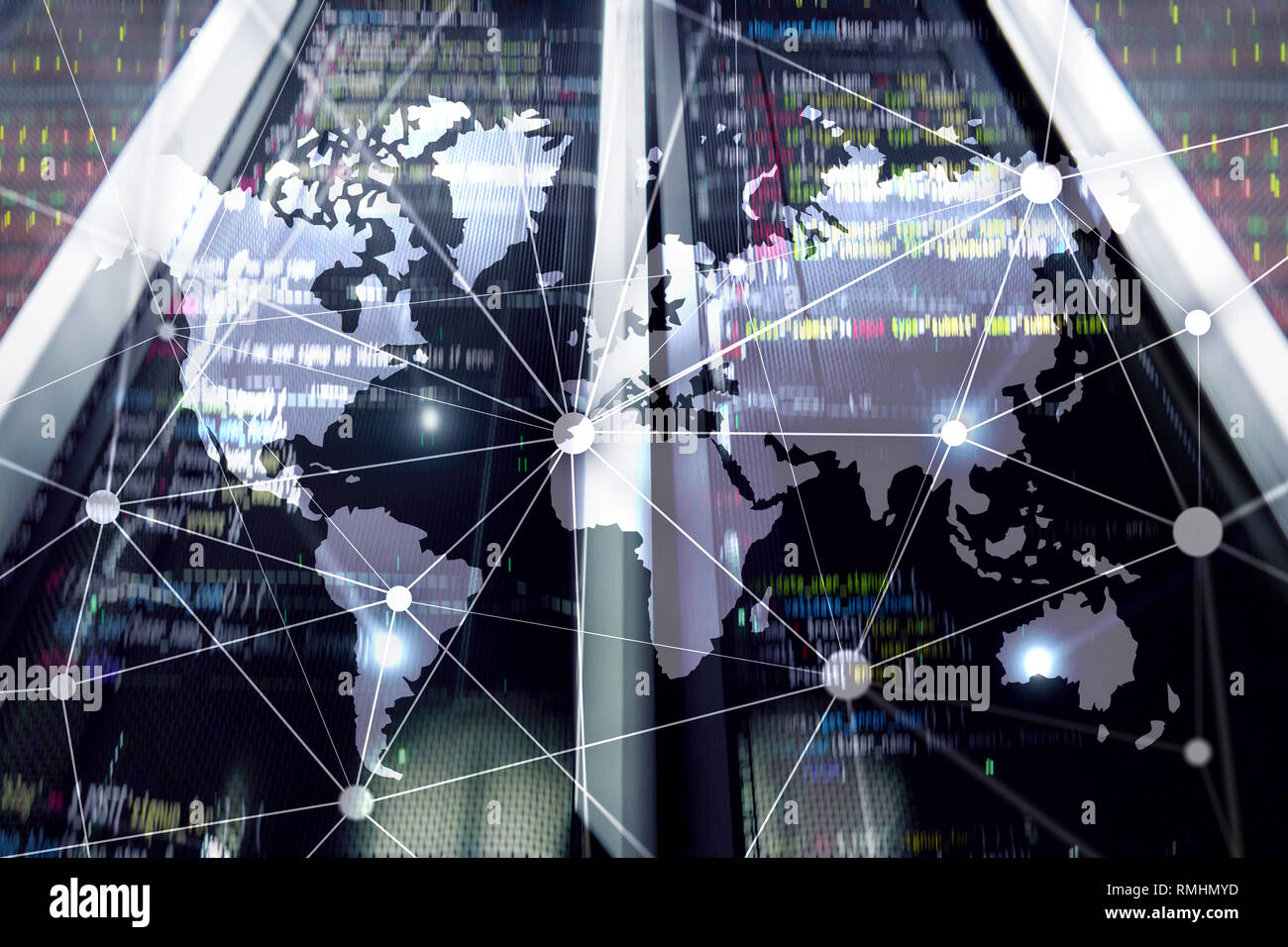 Weltkarte mit Kommunikation Netzwerk auf dem Server zimmer Hintergrund. Stockfoto